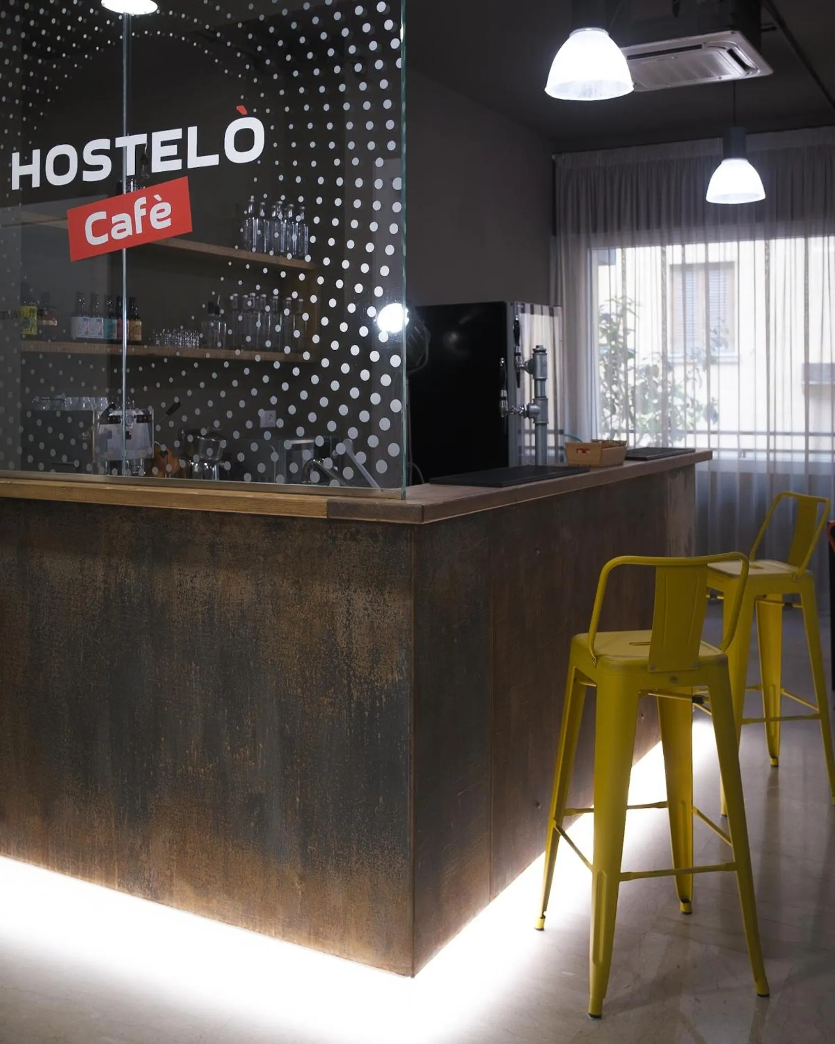 Lounge or bar in Hostelò - Luxury Hostel