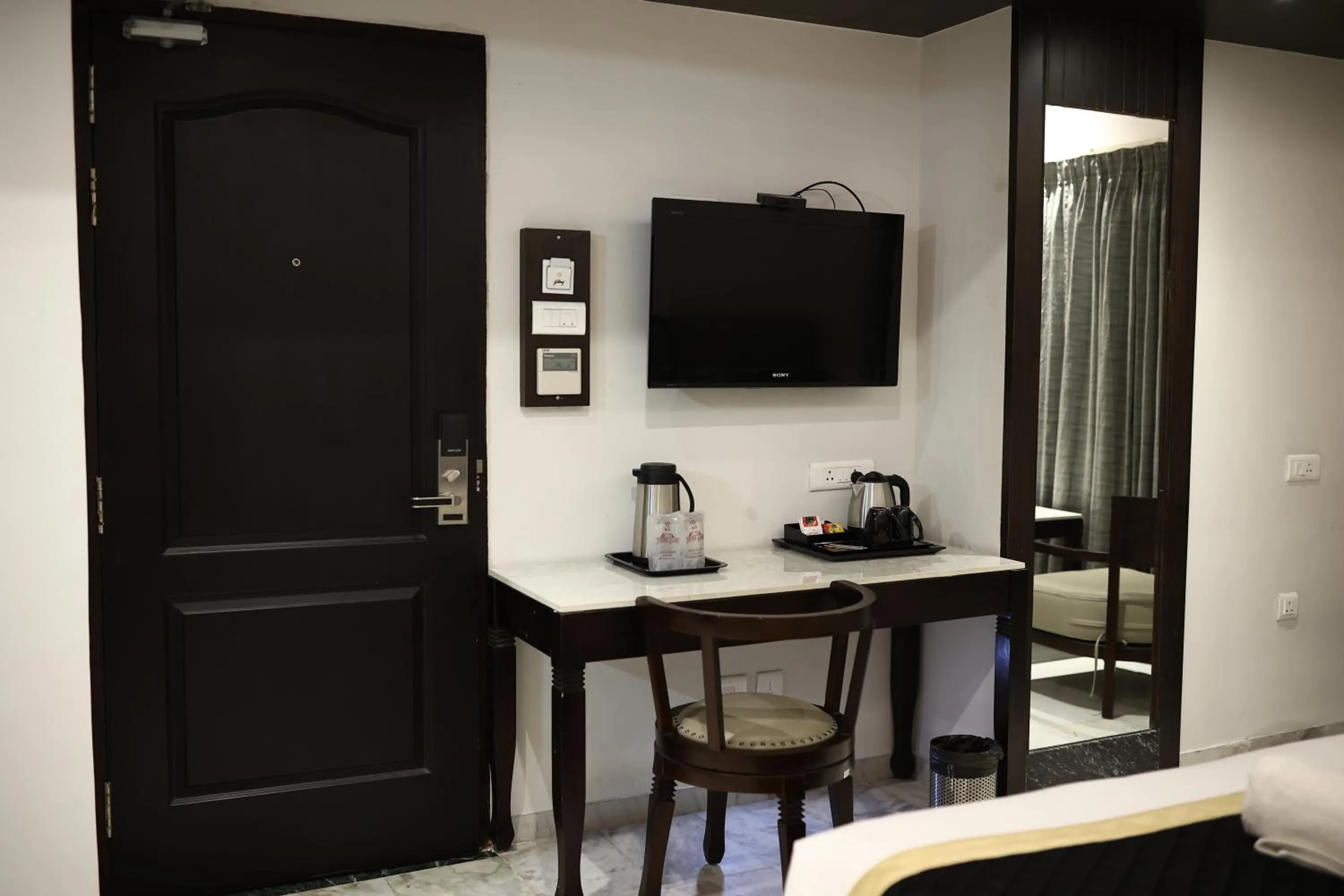 Coffee/tea facilities in Hotel Saratharajans