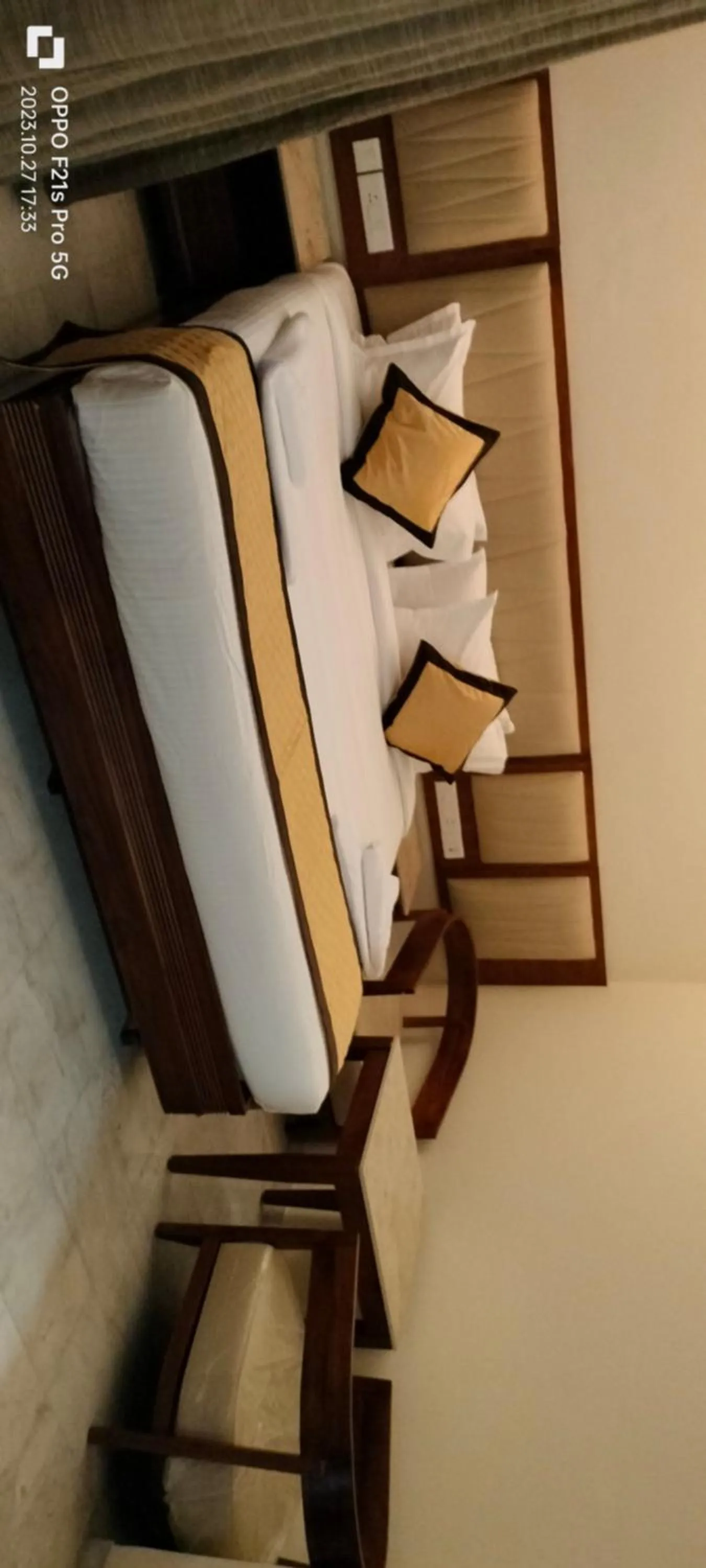 Bedroom in Hotel Saratharajans