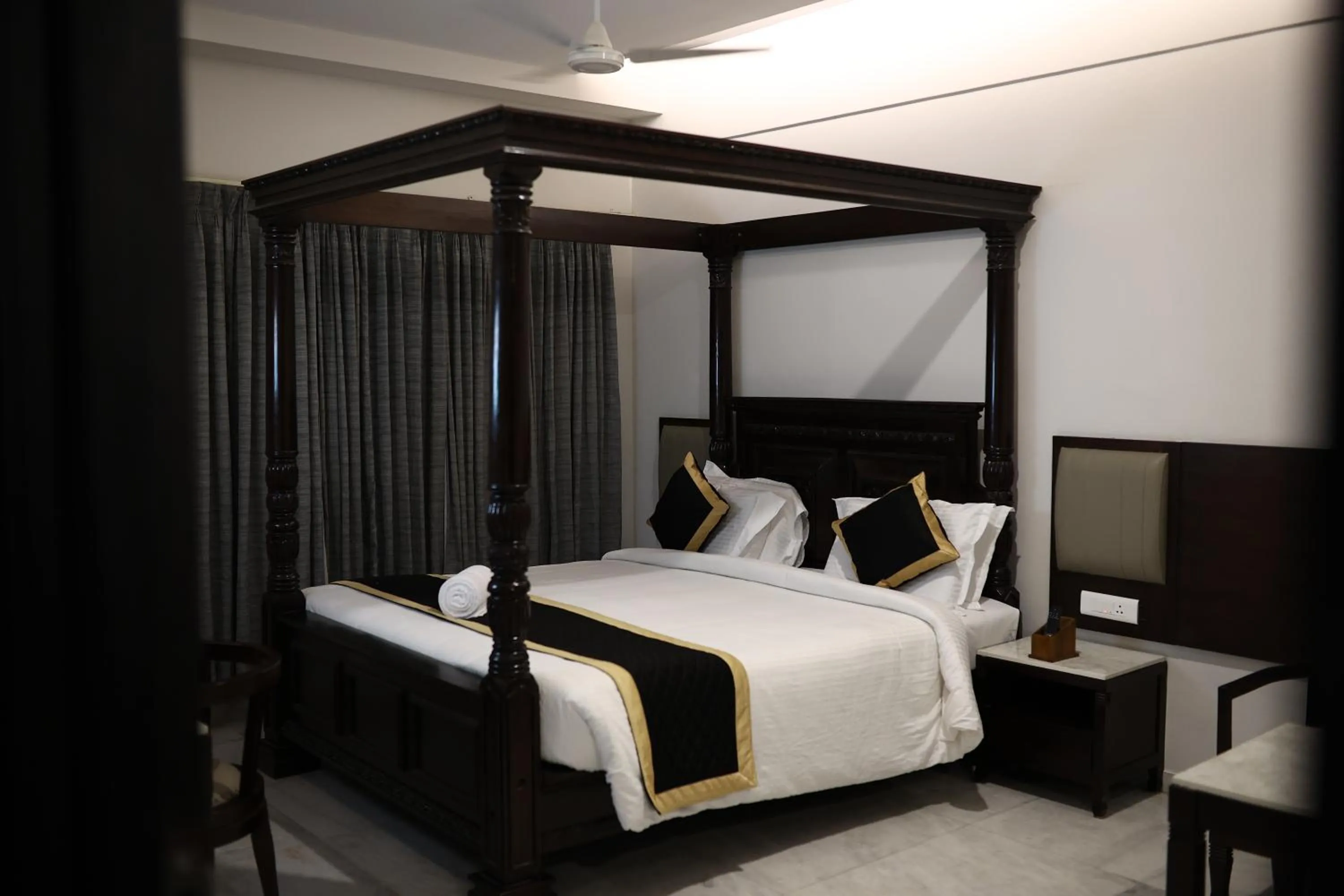 Bedroom in Hotel Saratharajans