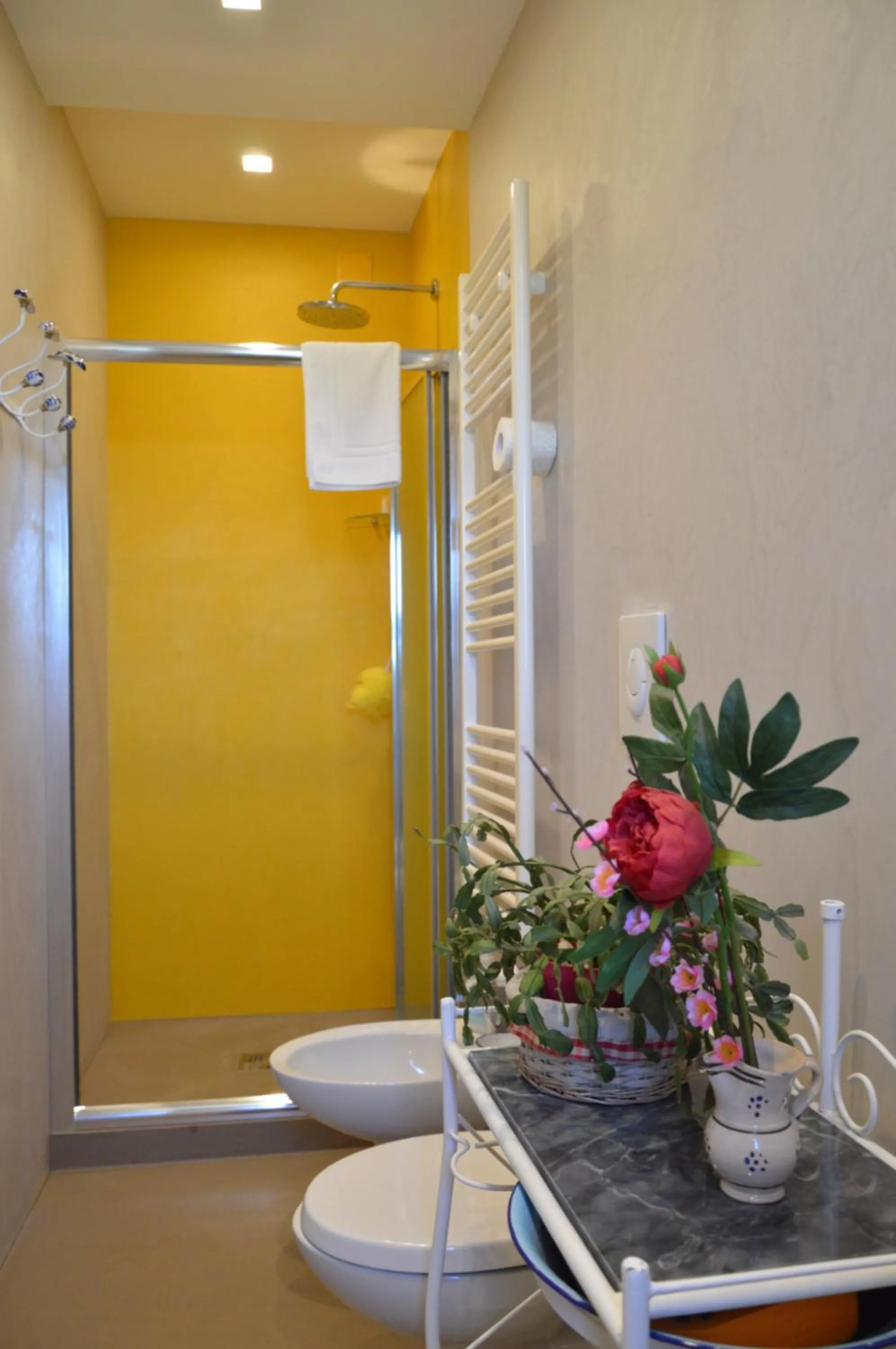 Shower in Casa delle Rondini