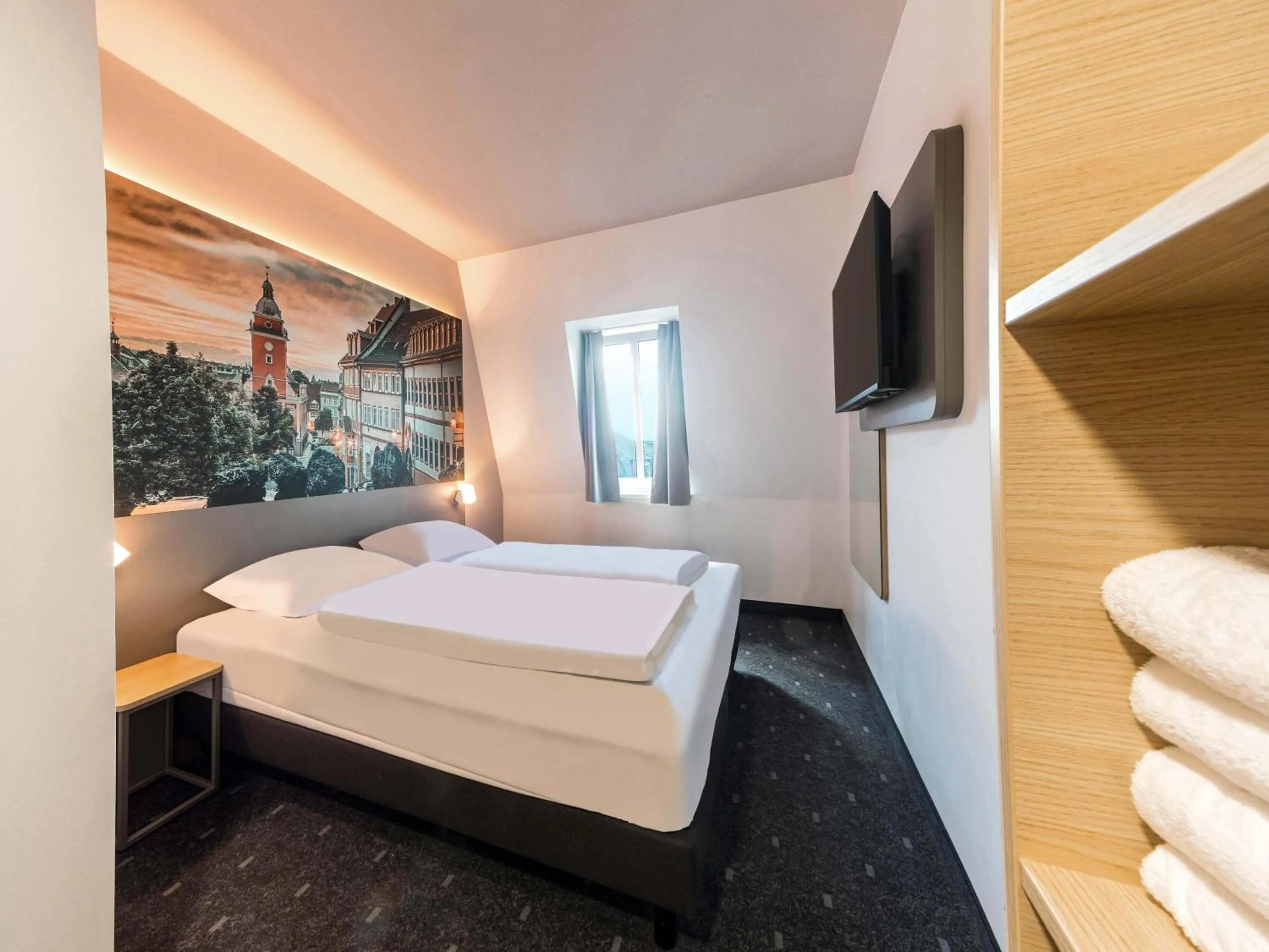 Photo of the whole room, Bed in B&B HOTEL Gotha-Hbf