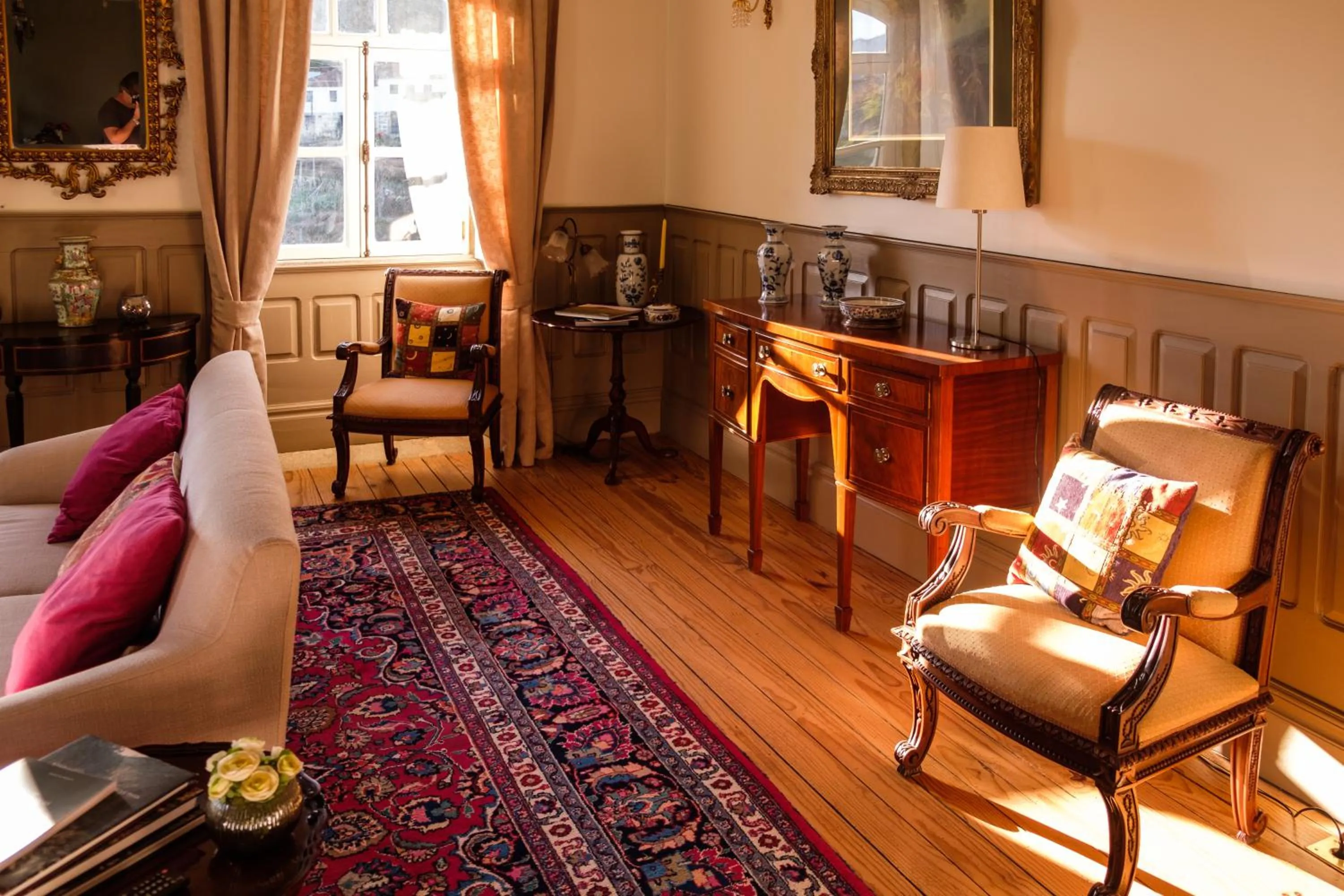 Communal lounge/ TV room in Quinta de Anterronde