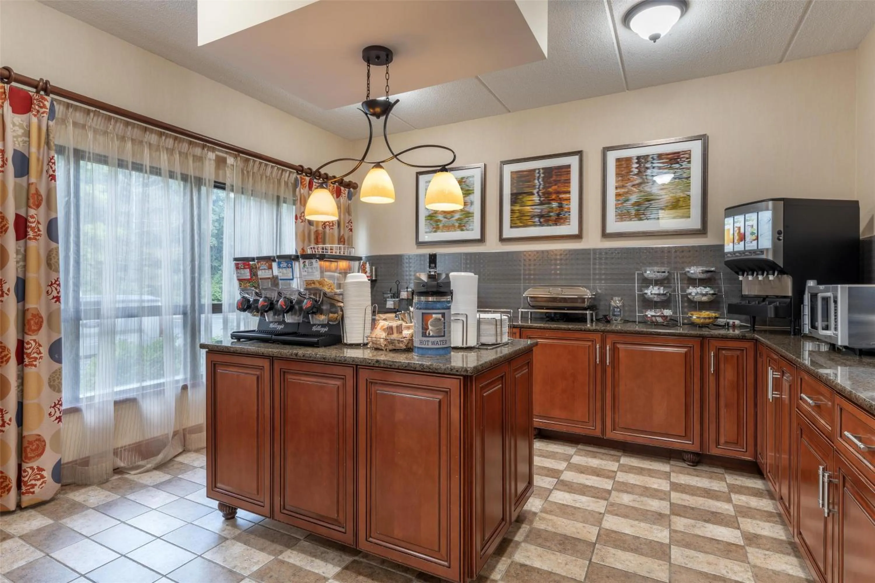 Breakfast in Best Western Delta Inn