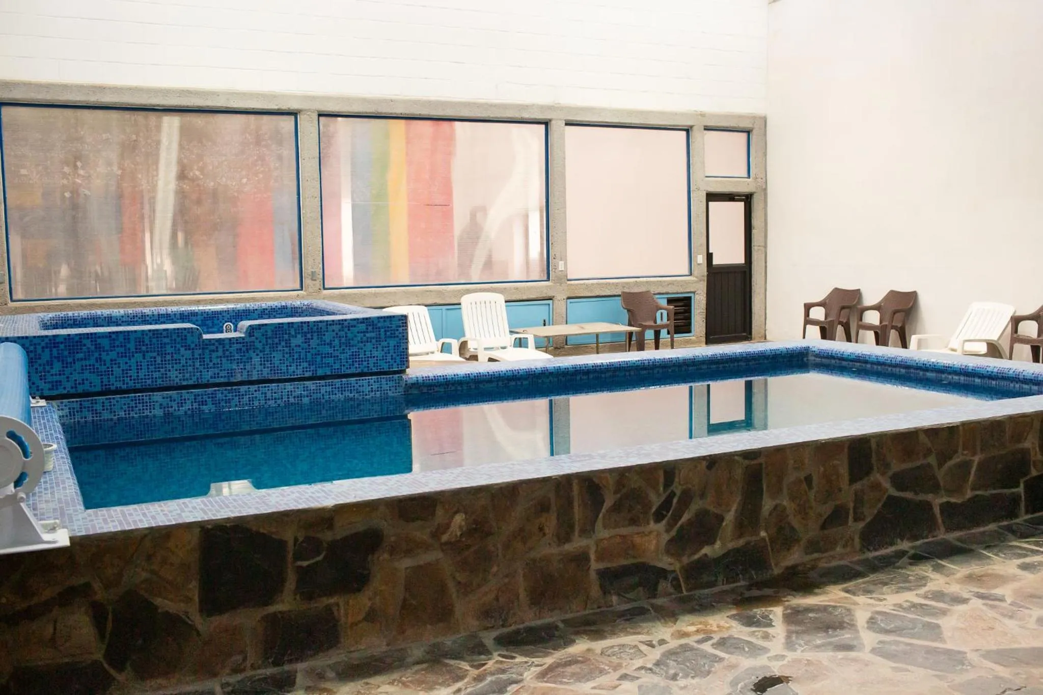 Swimming pool in Cabañas Bungalos las Alazanas