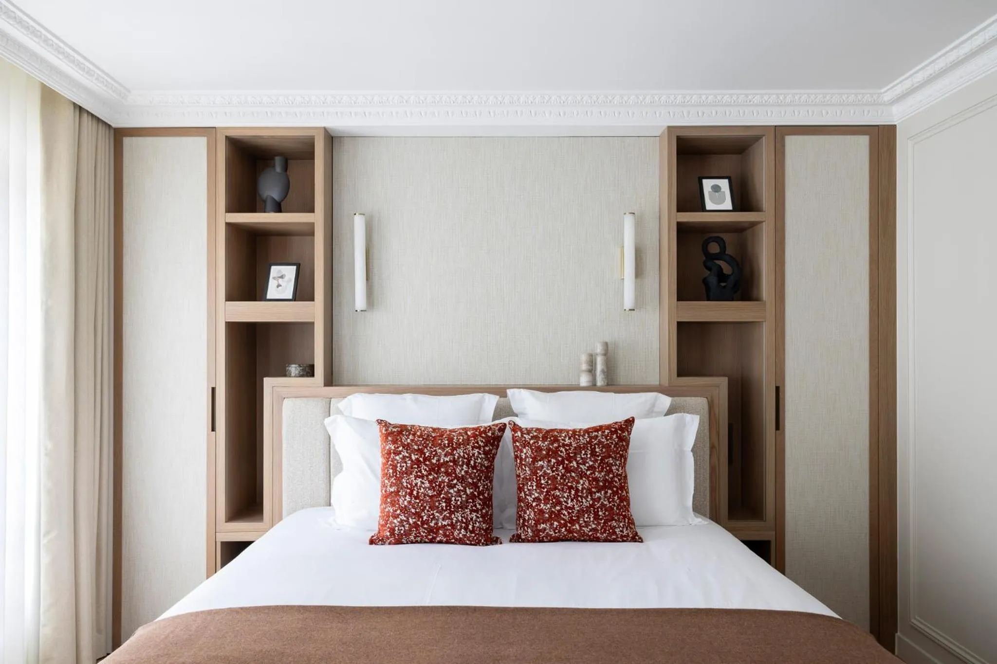 Bed in HIGHSTAY - Luxury Serviced Apartments - Centre Pompidou