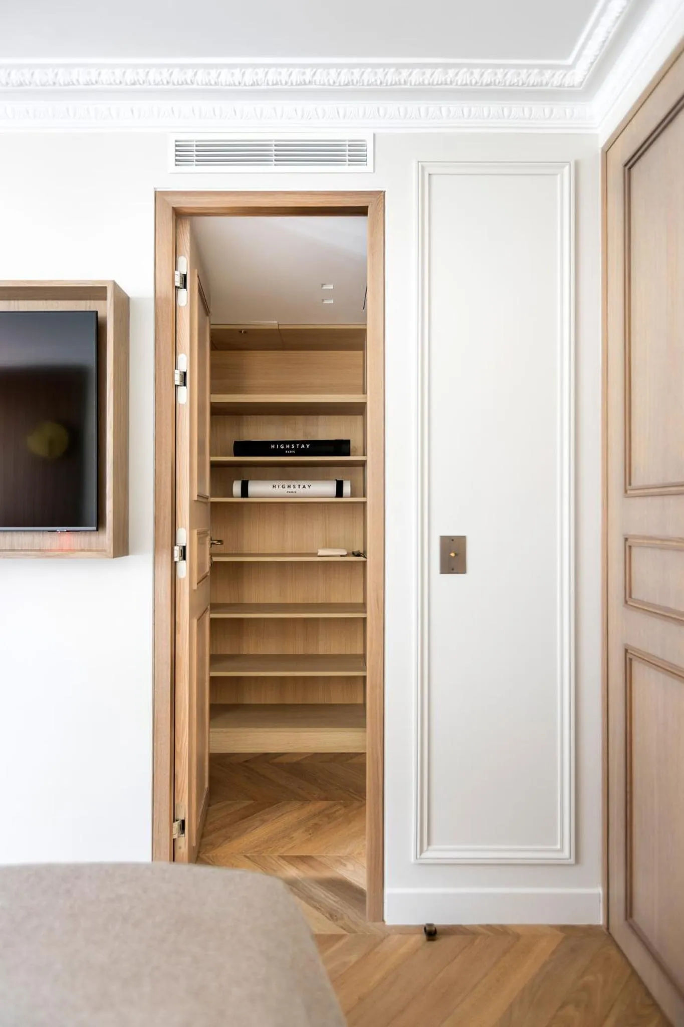 Bedroom in HIGHSTAY - Luxury Serviced Apartments - Centre Pompidou