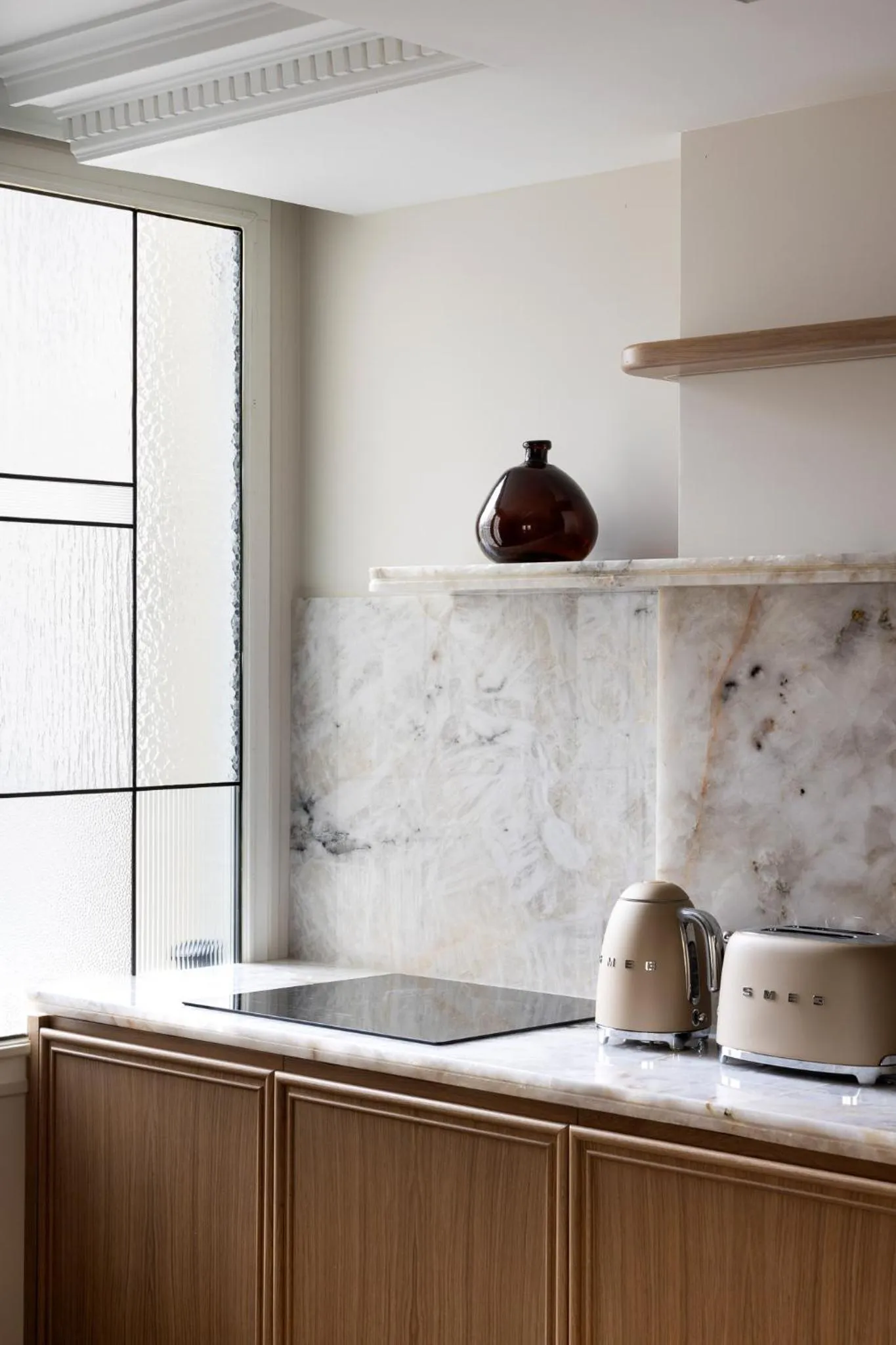 Kitchen or kitchenette in HIGHSTAY - Luxury Serviced Apartments - Centre Pompidou