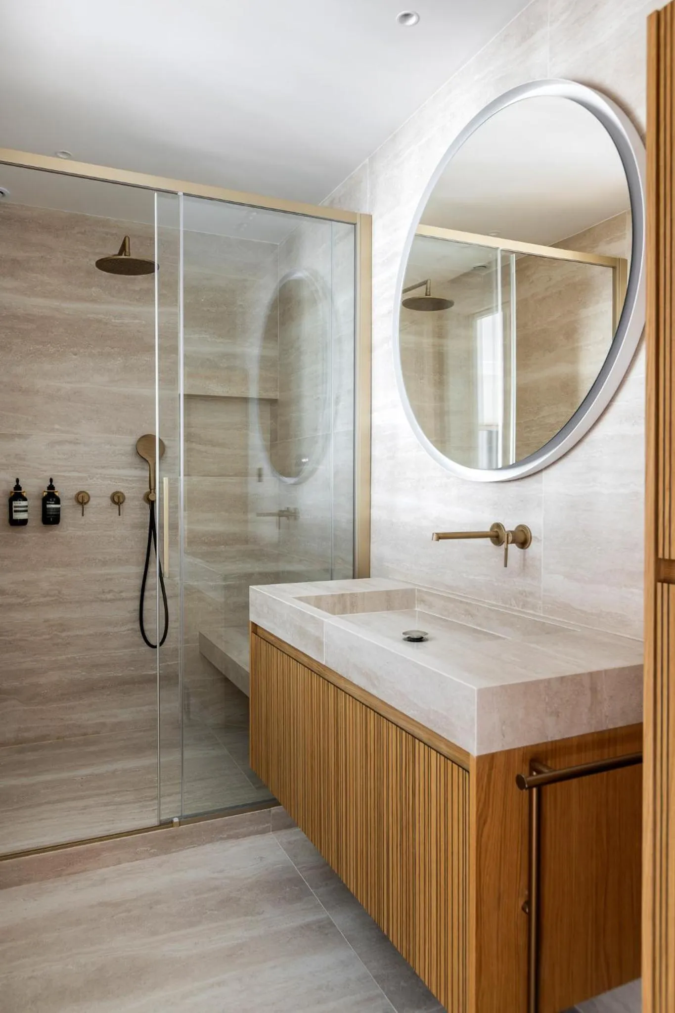 Shower in HIGHSTAY - Luxury Serviced Apartments - Centre Pompidou