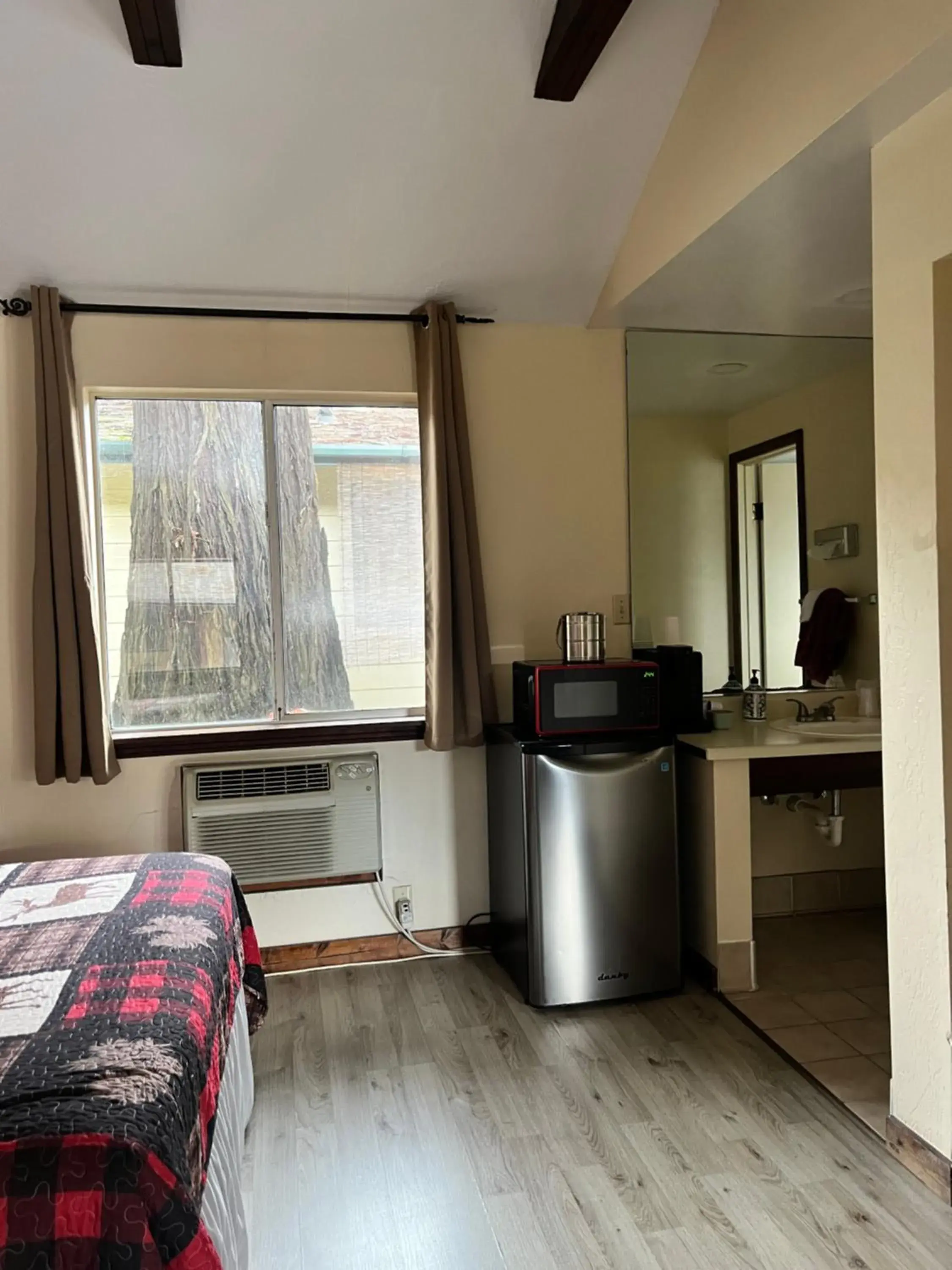 Deluxe Room in Dean Creek Resort Deluxe Room in Dean Creek Resort