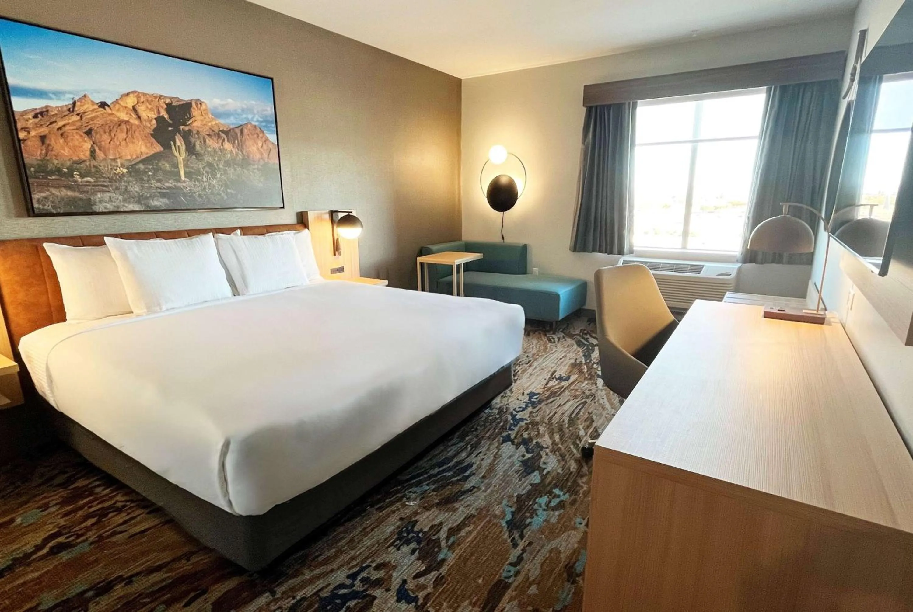 Photo of the whole room, Bed in La Quinta Inn & Suites by Wyndham Yuma