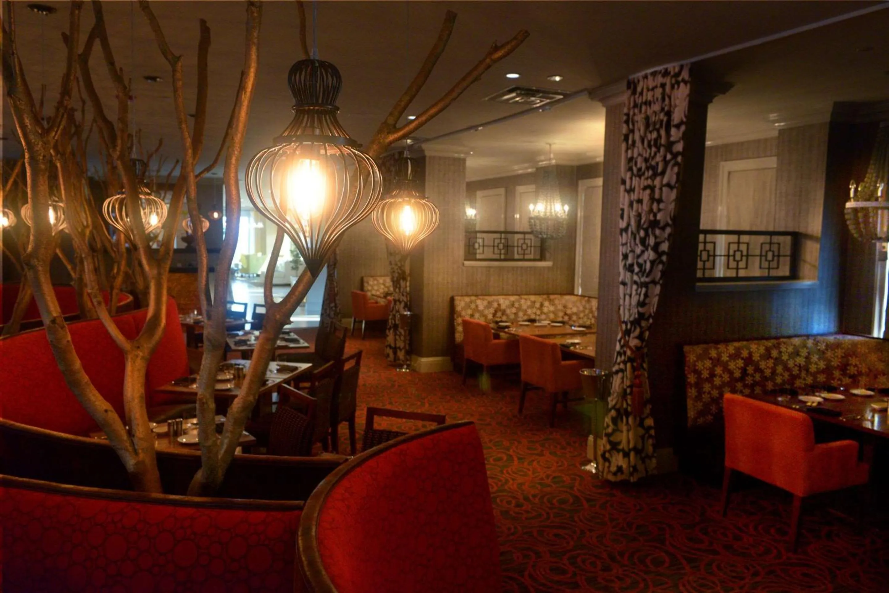 Restaurant/places to eat in White House Hotel