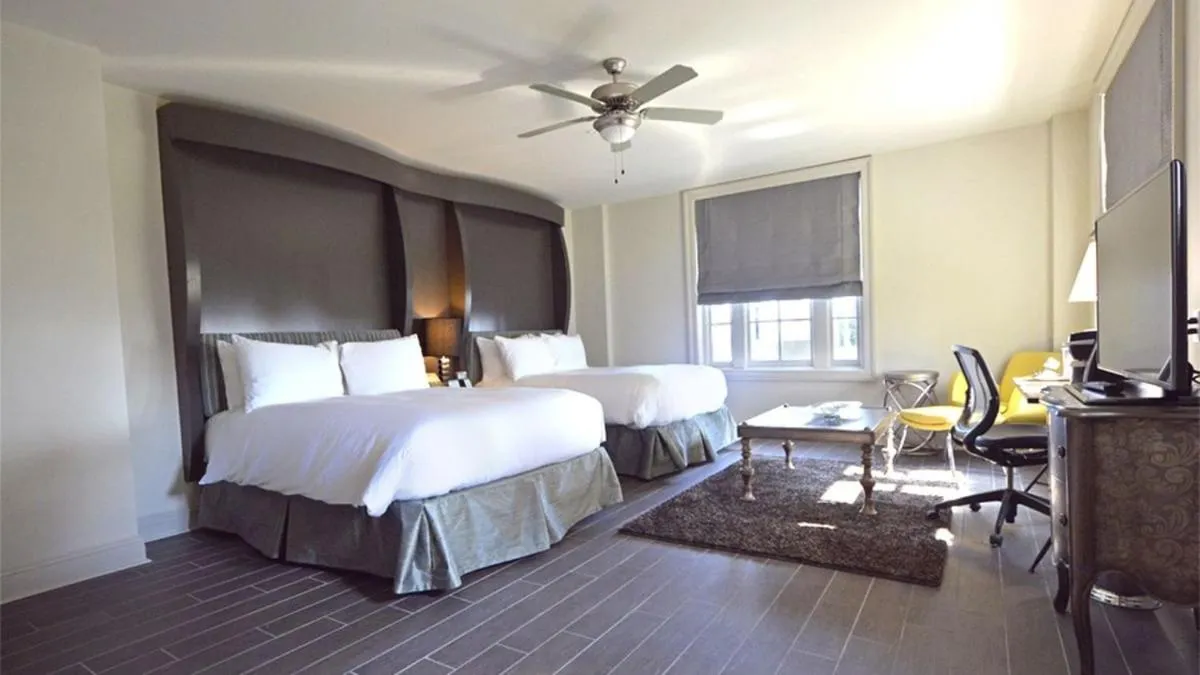 Bed in White House Hotel