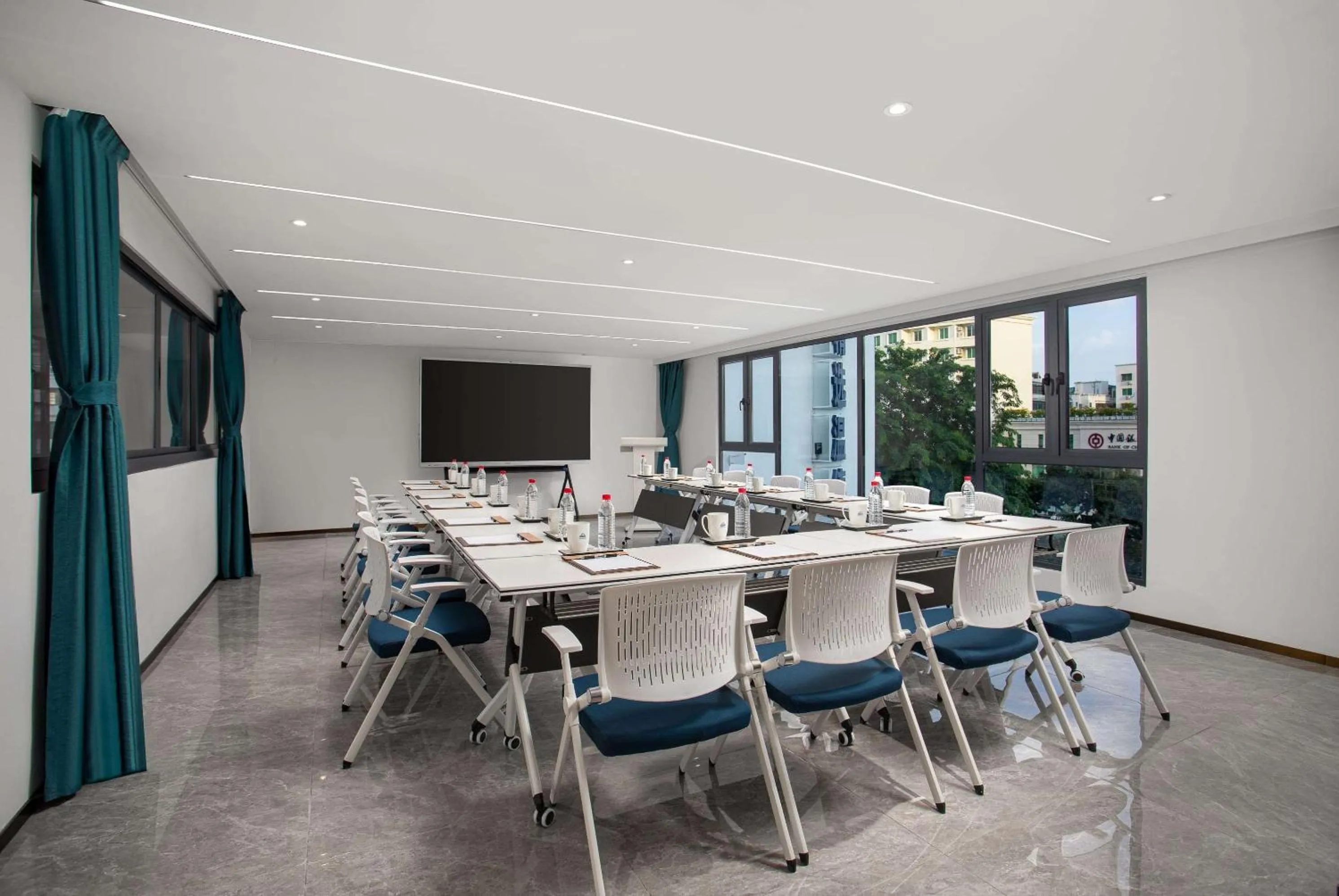 Meeting/conference room in Days Inn by Wyndham Hainan Sanya Bay