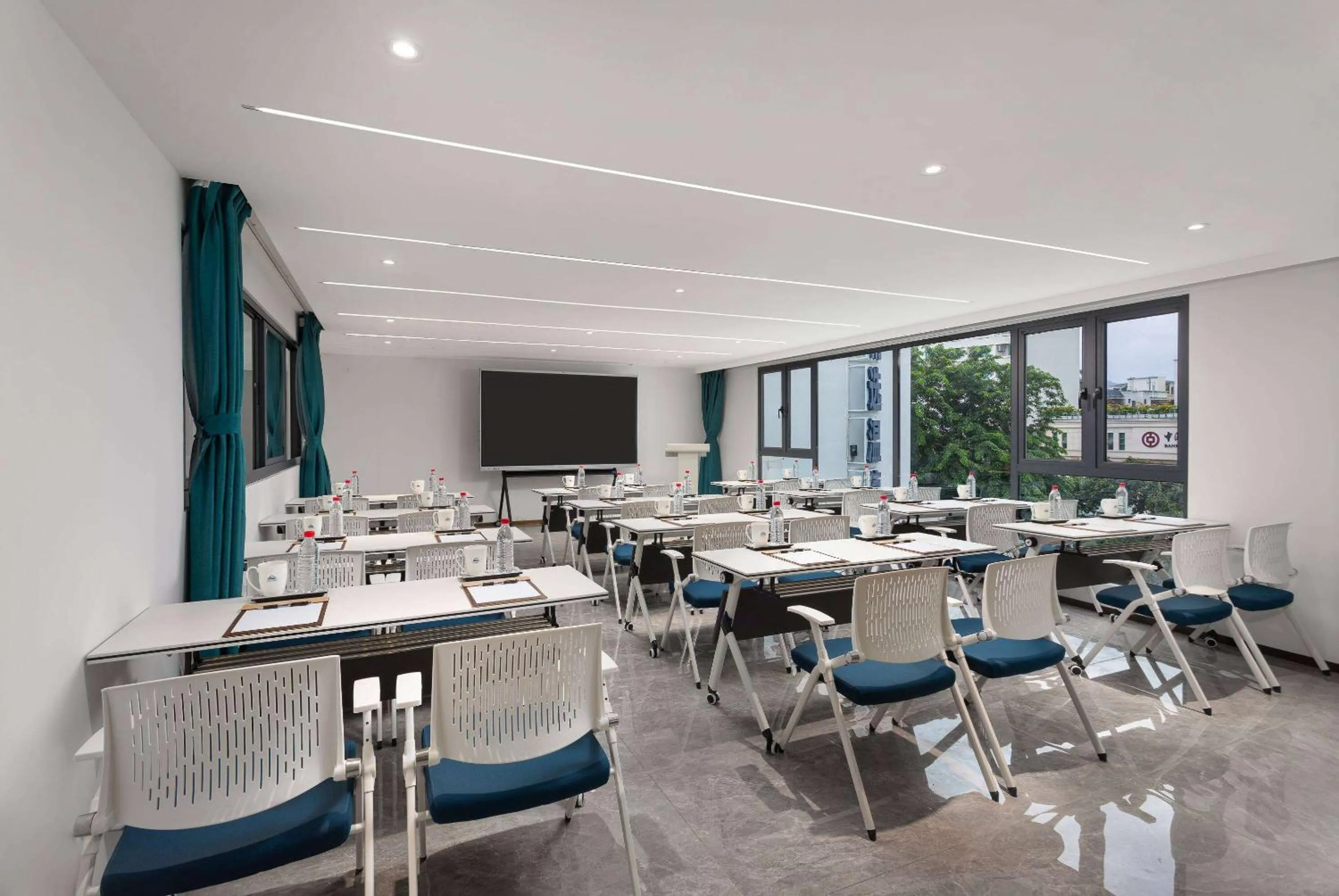 Meeting/conference room in Days Inn by Wyndham Hainan Sanya Bay