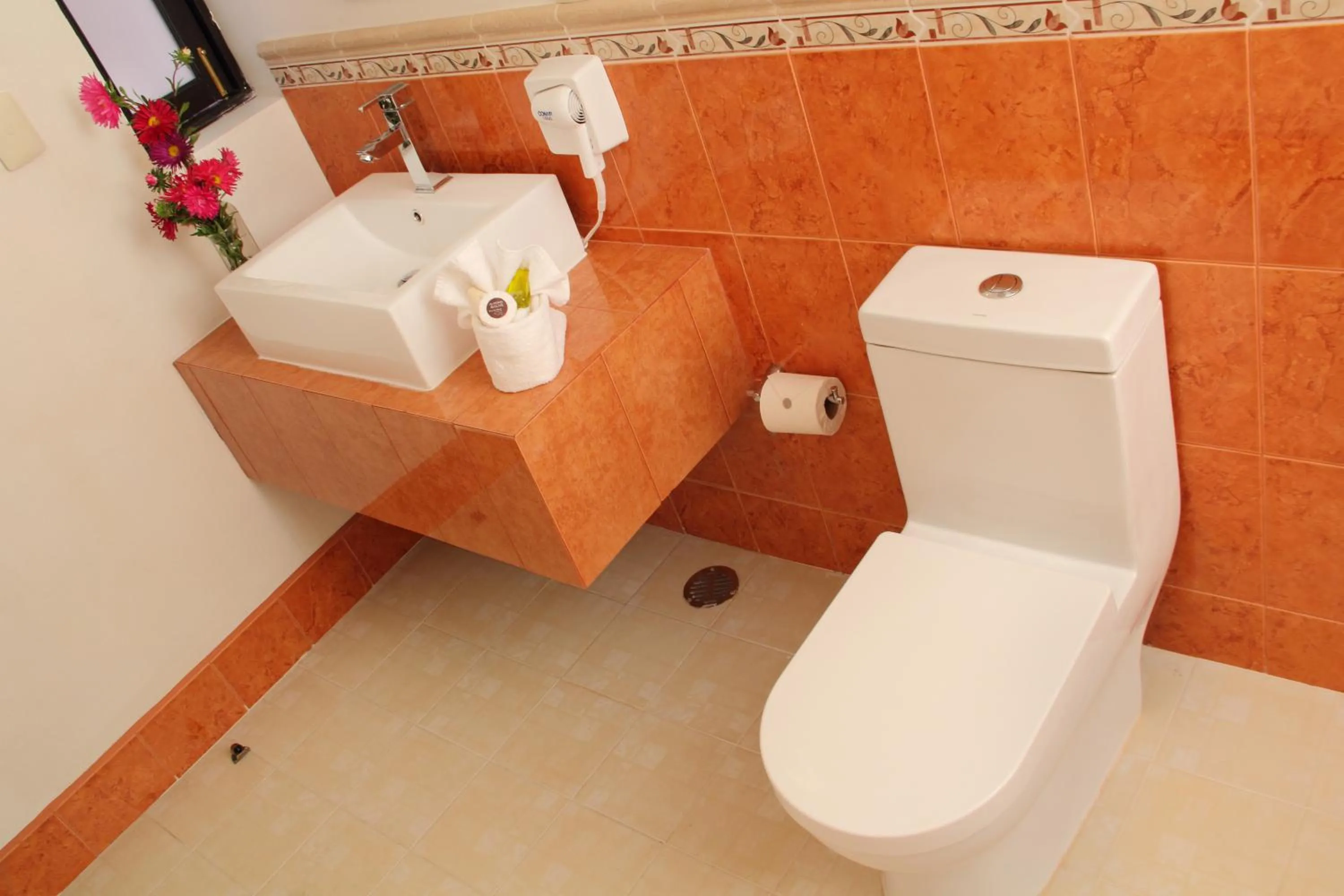 Shower in Hotel La Casa de María