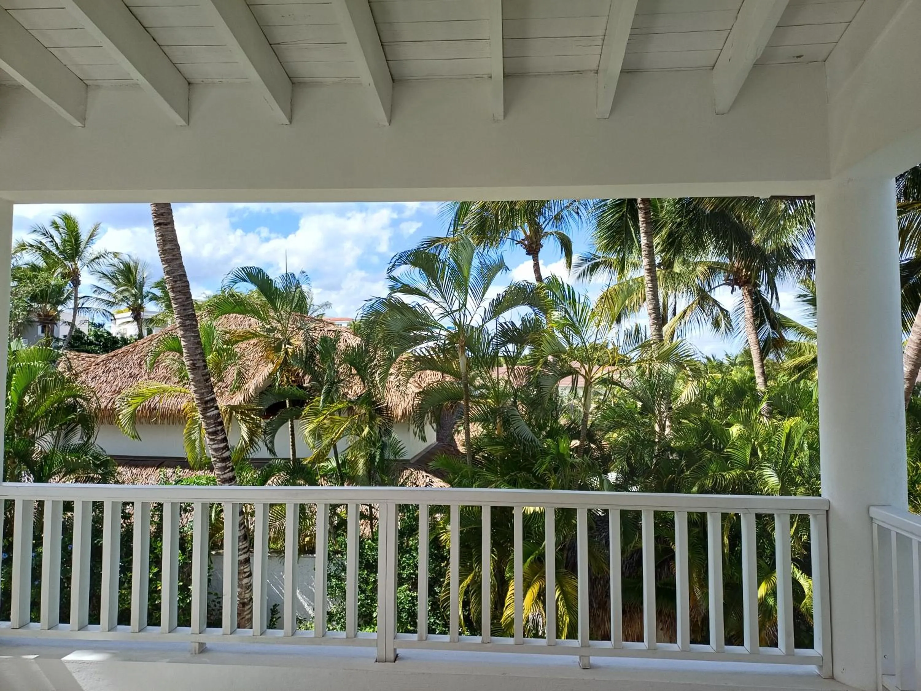 TRACADERO Beach Club & Holidays Rentals