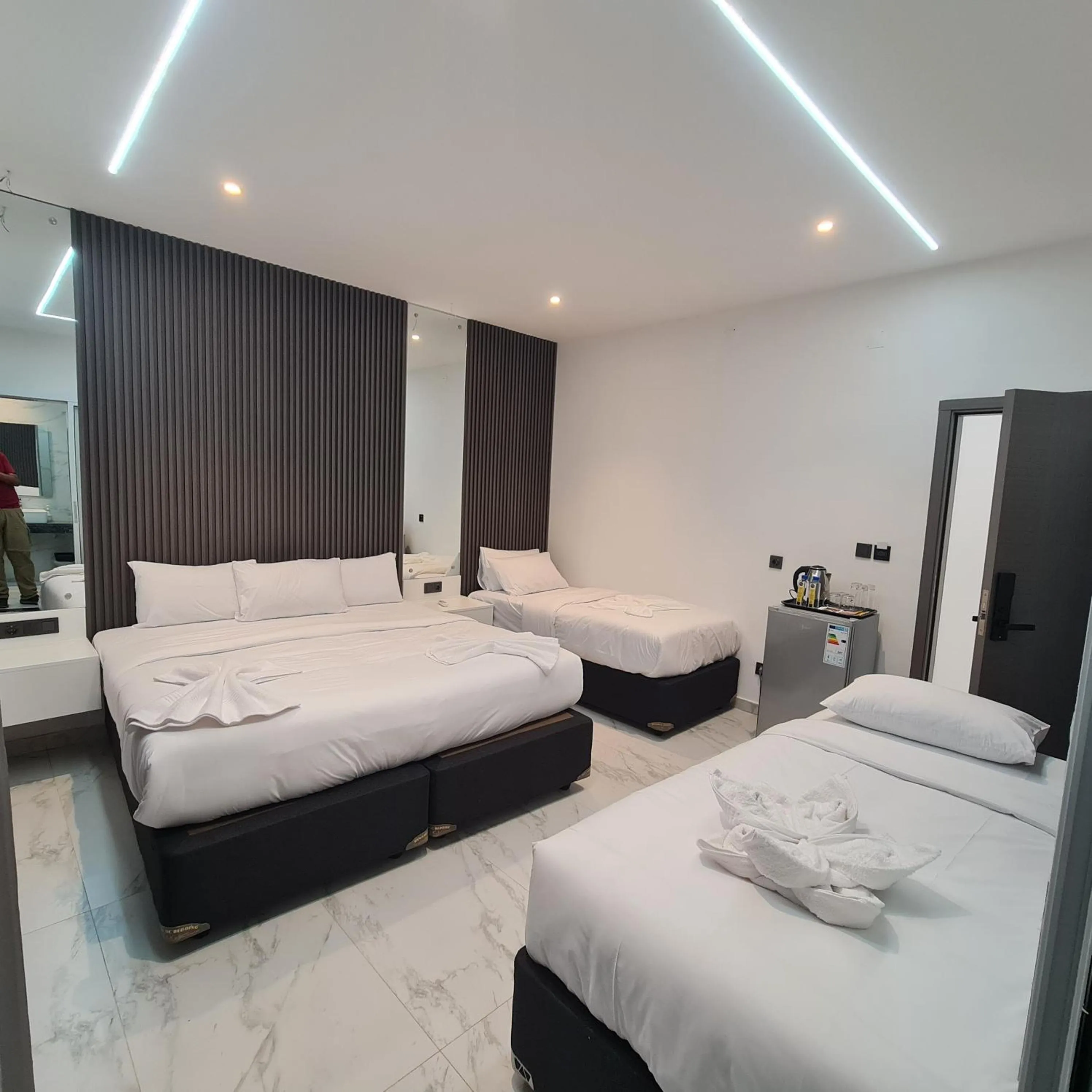 Bedroom, Bed in White Garden Hotel