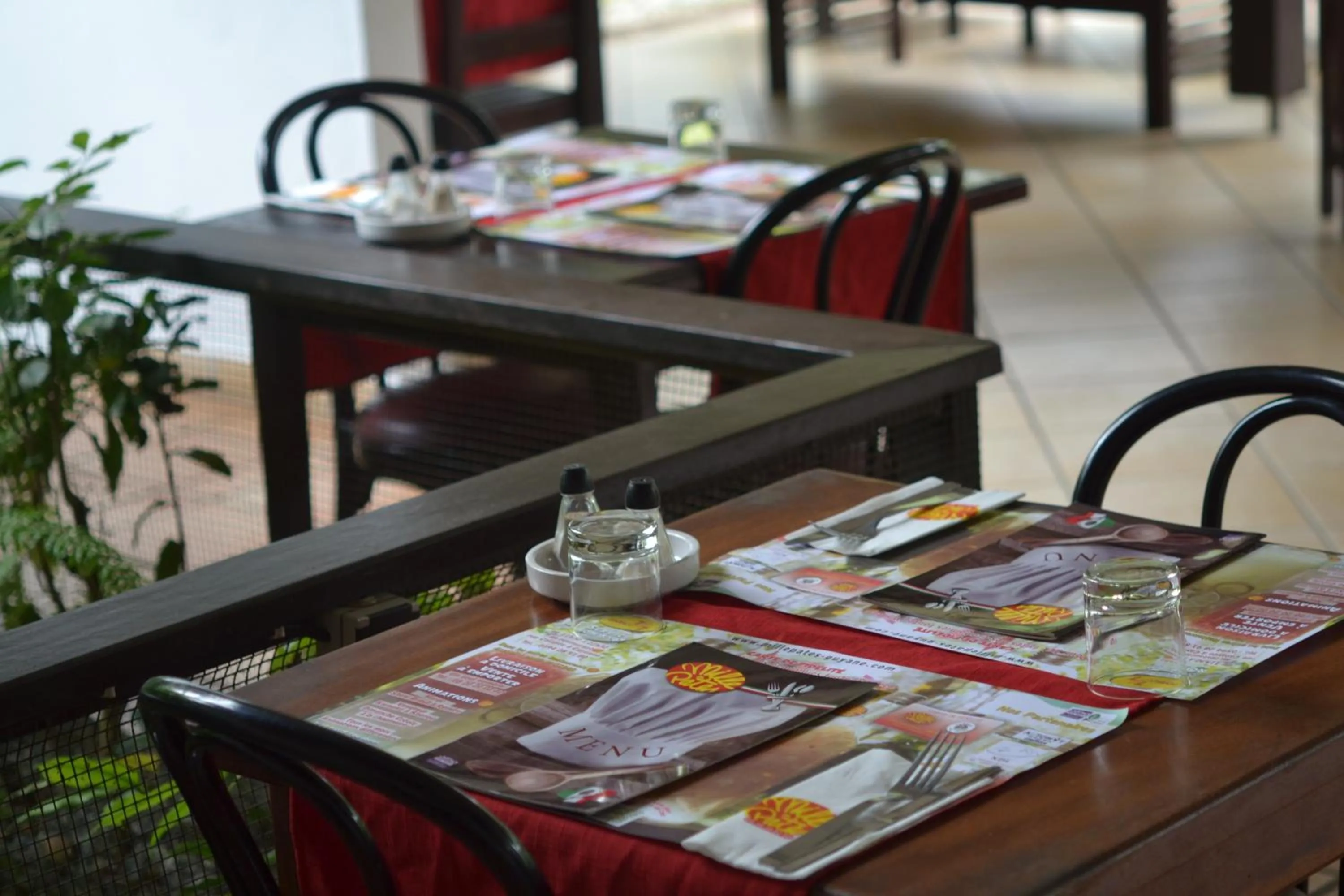 Restaurant/places to eat in Hotel La Chaumiere