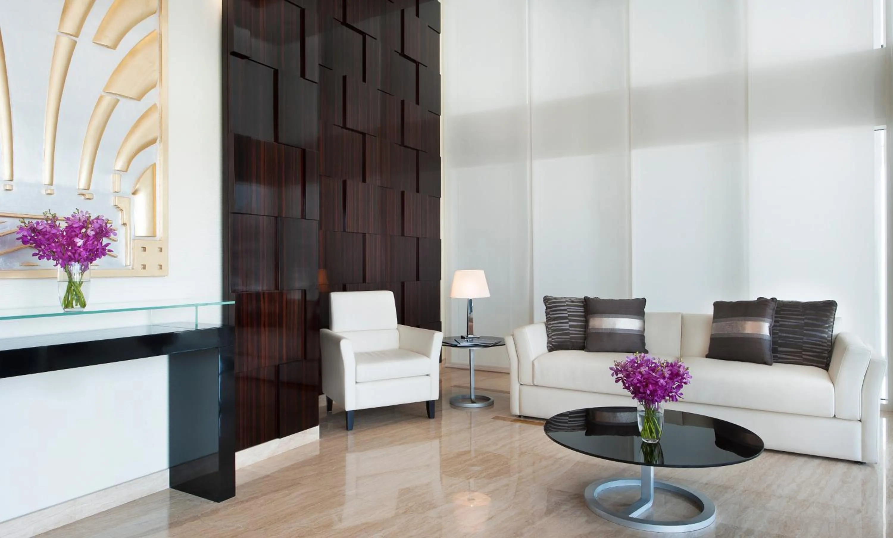 Lobby or reception in DAMAC Maison Canal Views