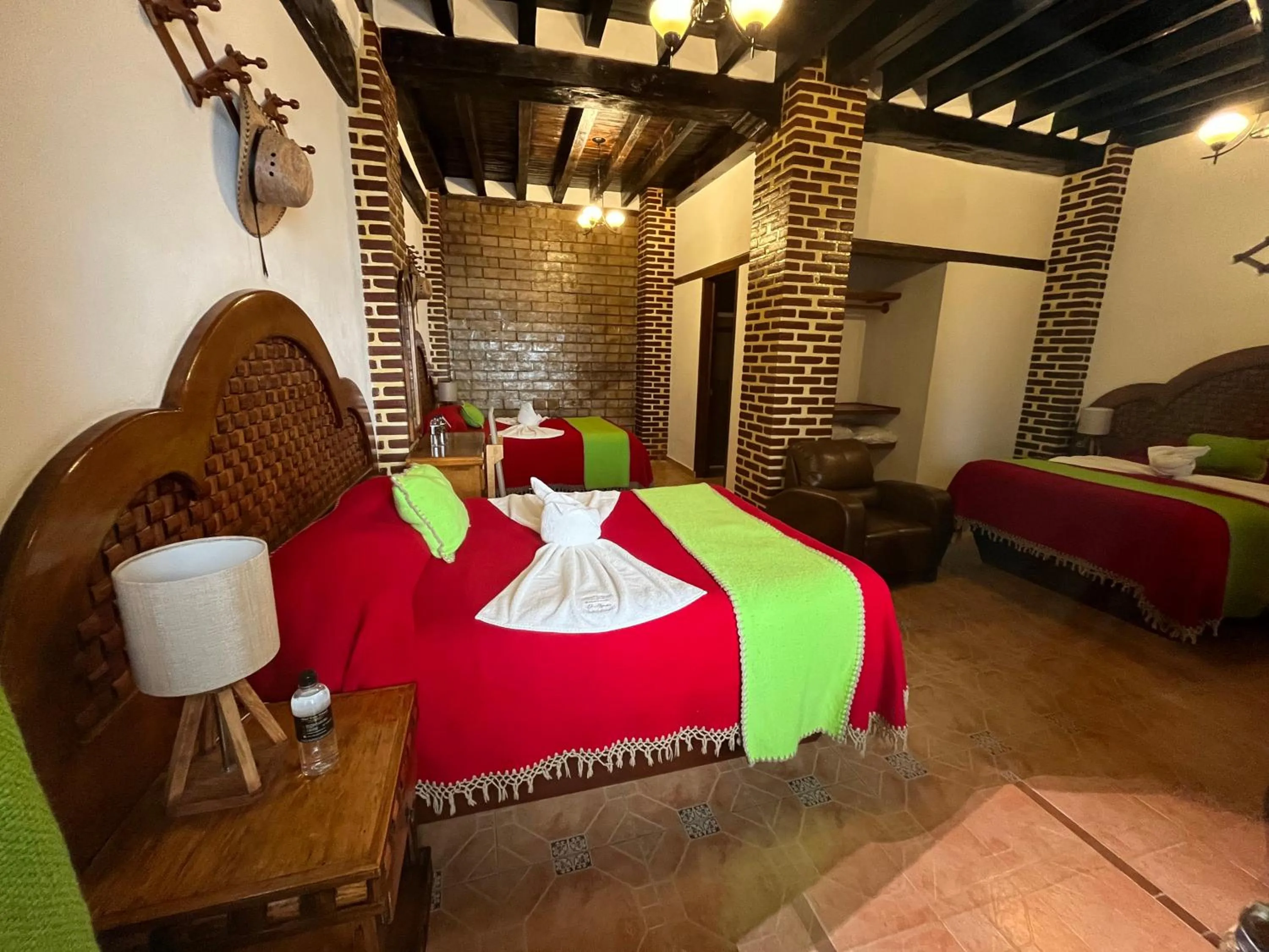 Photo of the whole room, Bed in Hotel El Aguila, Villa del Carbón