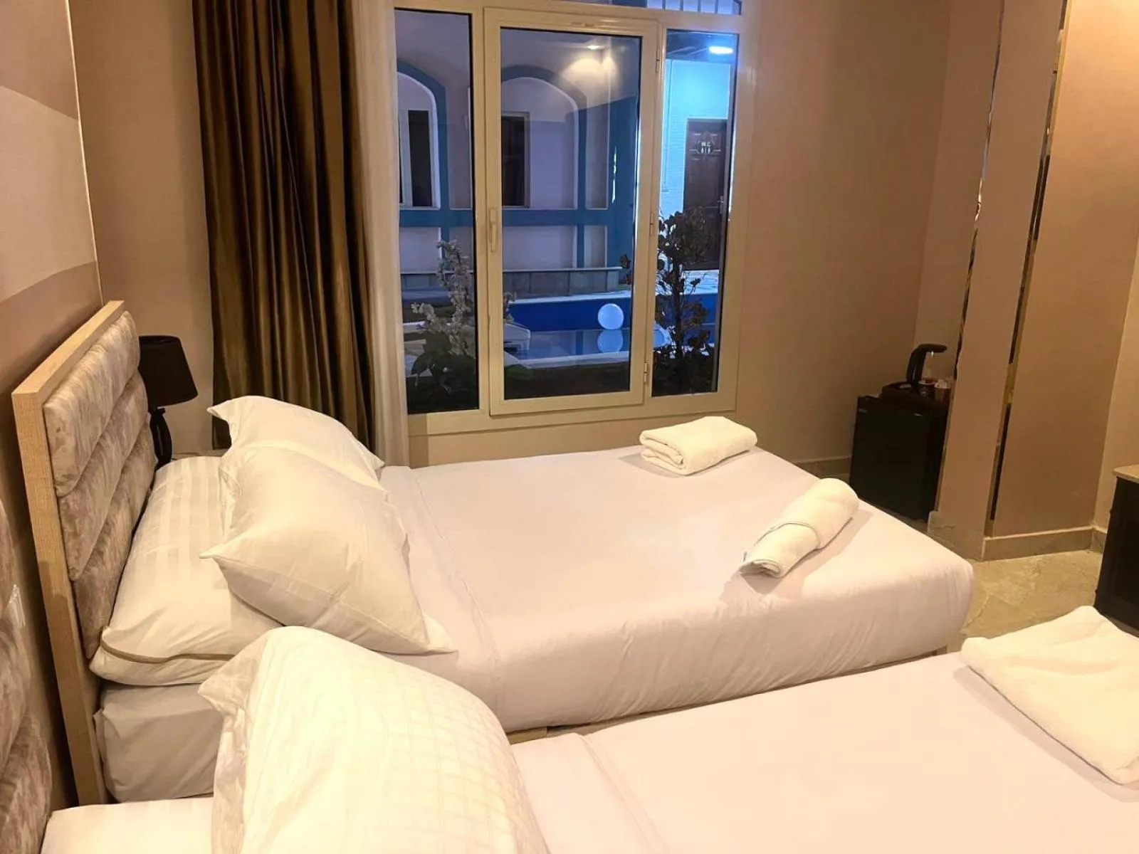 Bed in Nun Pyramids INN