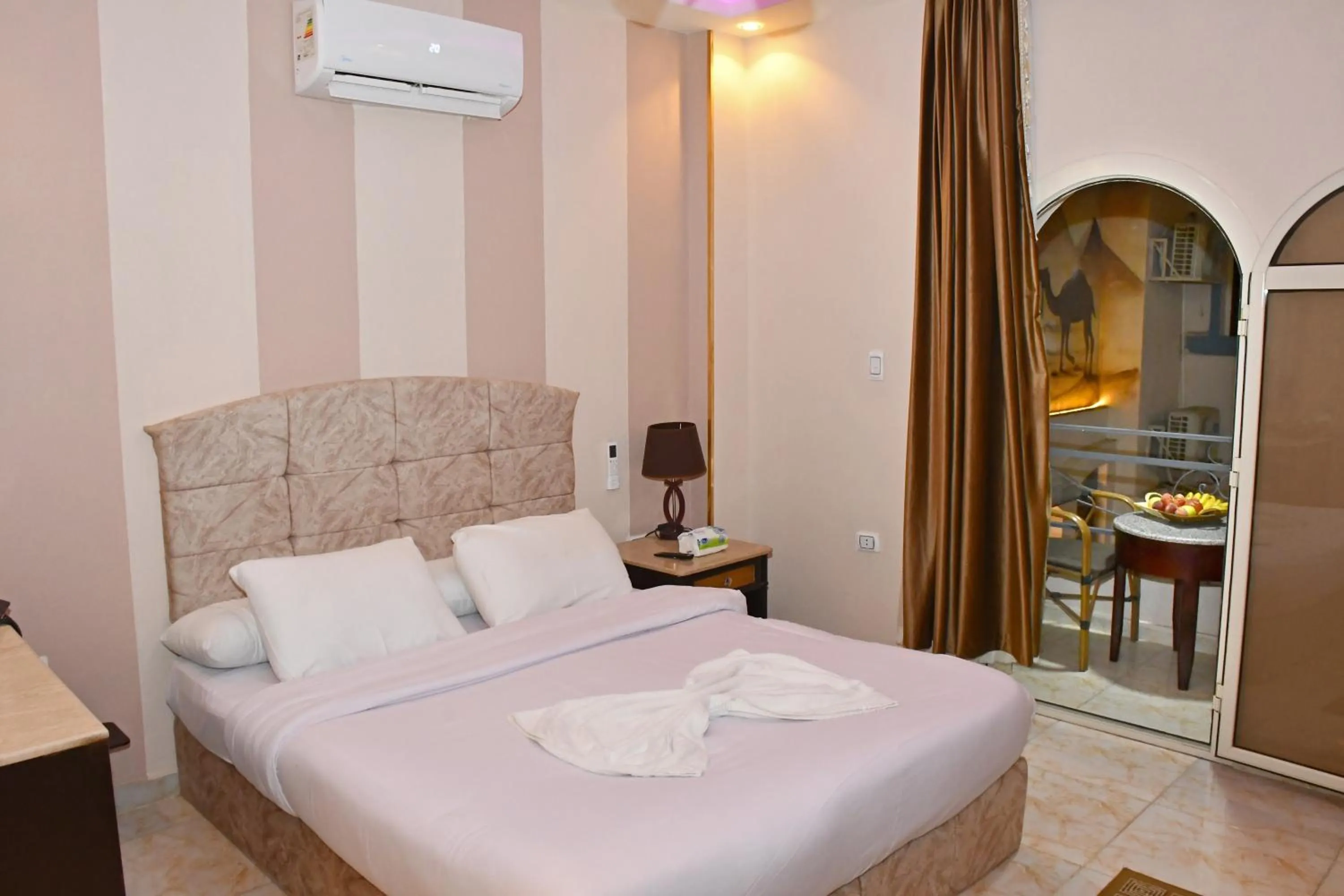 Bed in Nun Pyramids INN