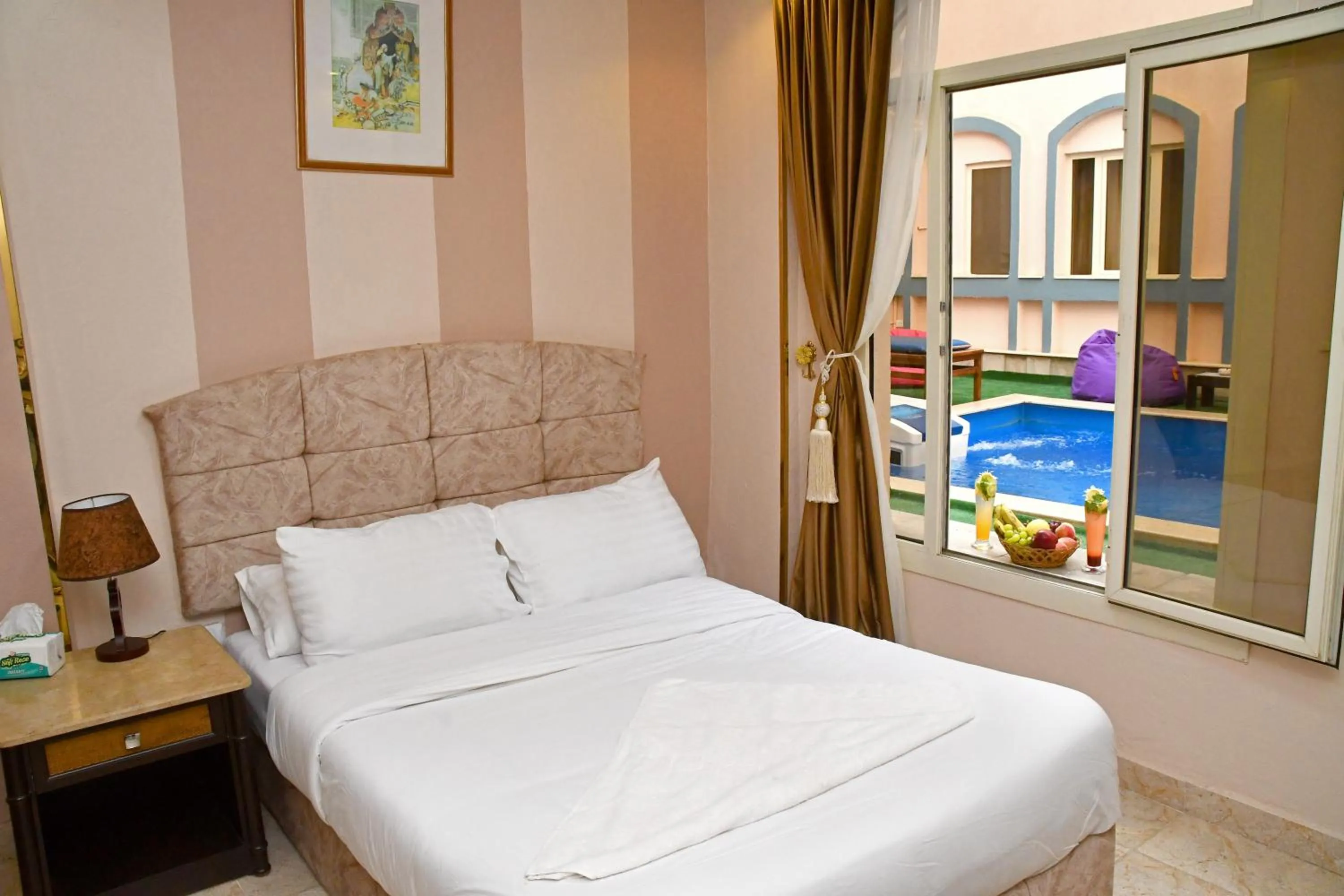 Bed in Nun Pyramids INN