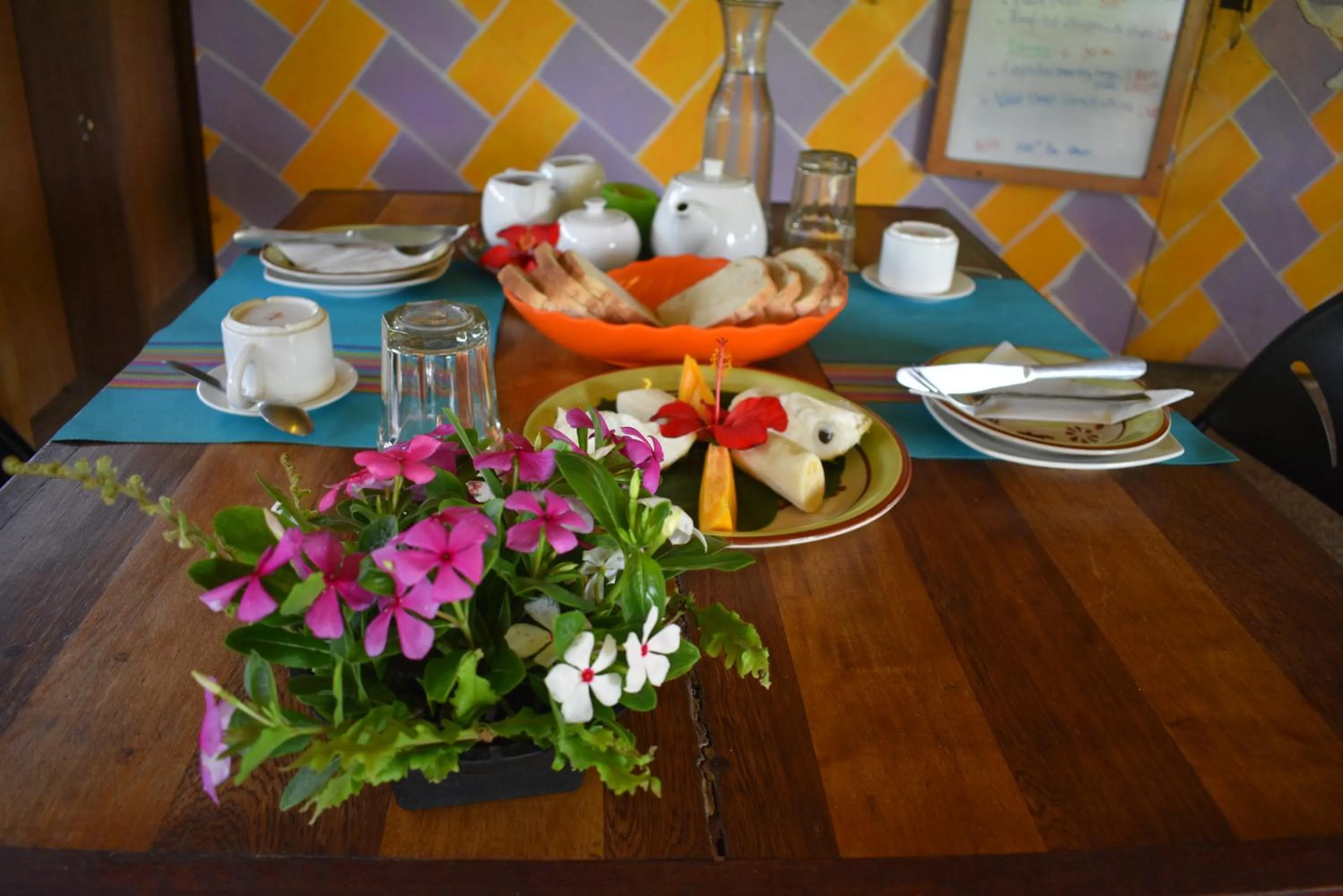 Restaurant/places to eat in Alofa Beach Bungalows