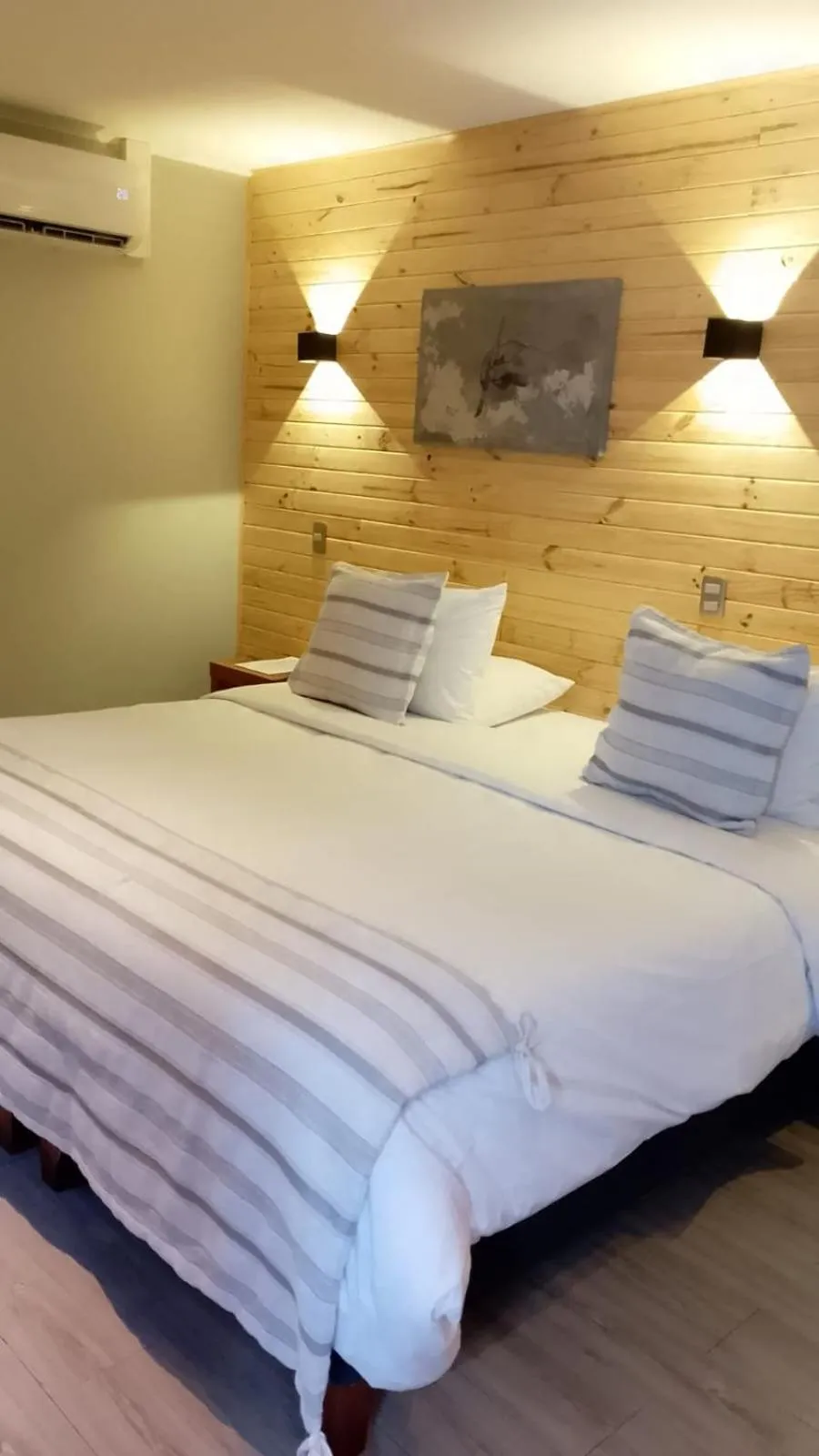 air conditioner, Bed in Hotel Bacaris