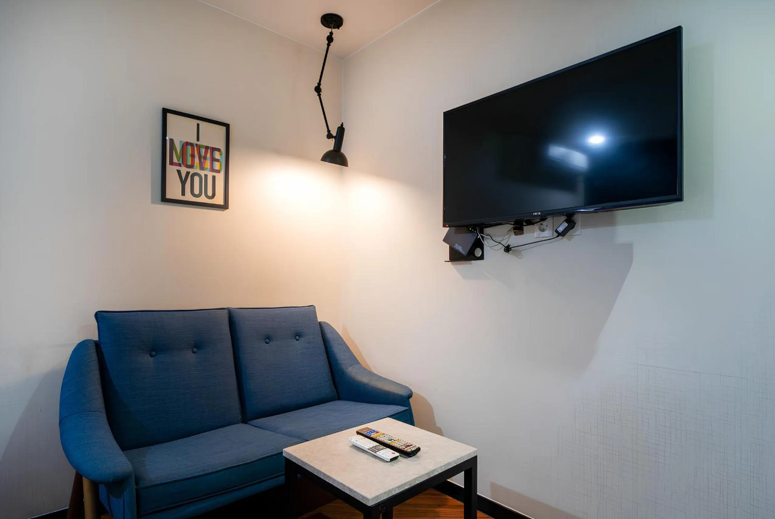 TV and multimedia in 2 Heaven Hotel Seomyeon