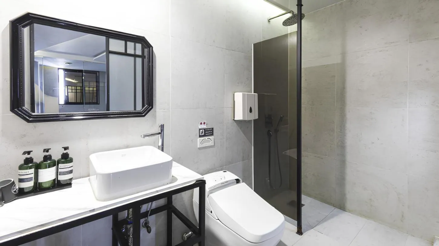 Shower in 2 Heaven Hotel Seomyeon