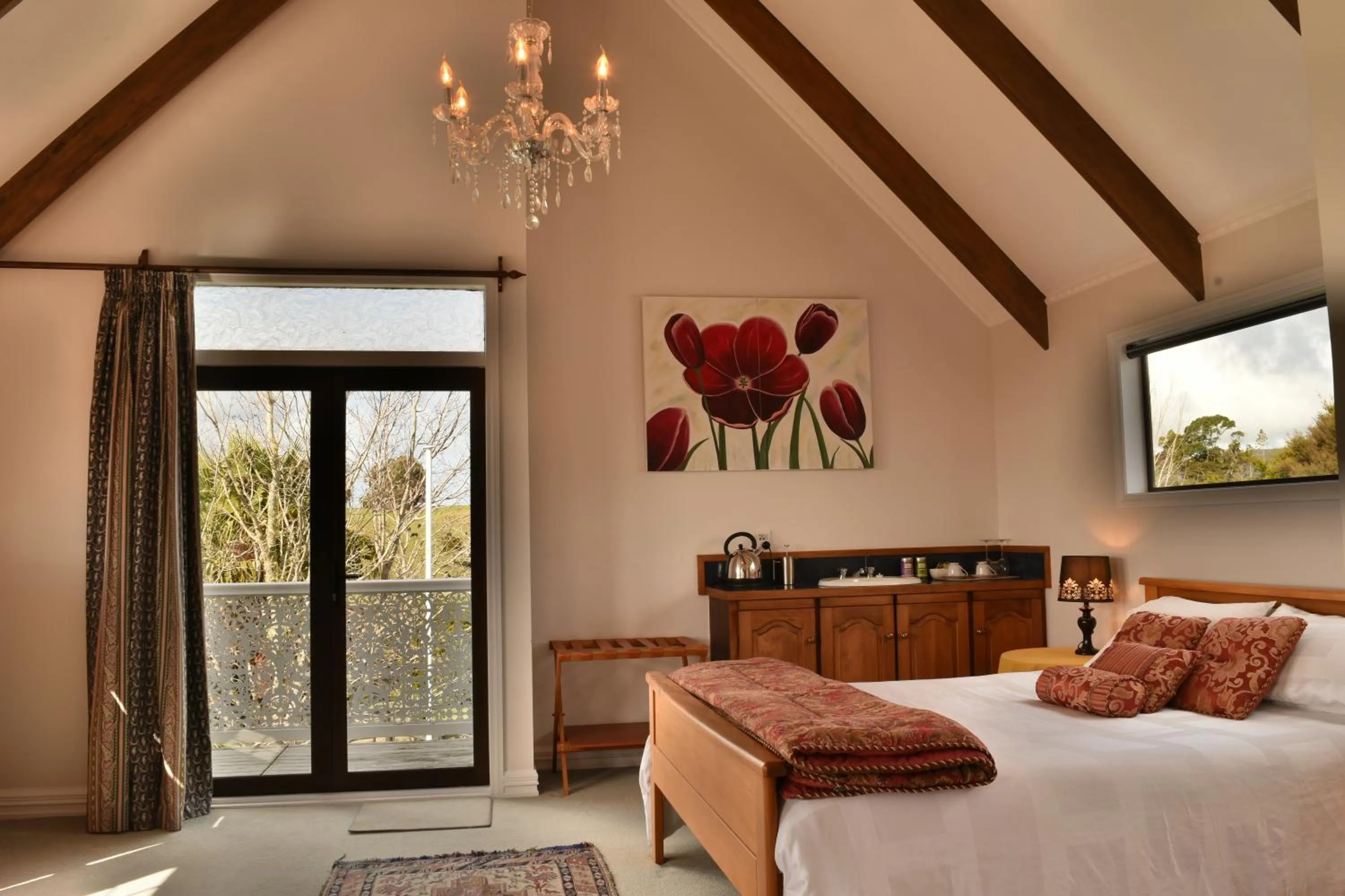 Coffee/tea facilities, Bed in Country Homestead at Black Sheep Farm