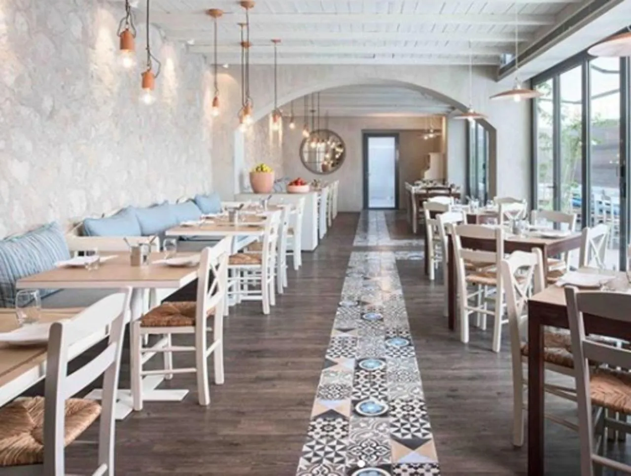 Lunch in Armada Avenue Hotel