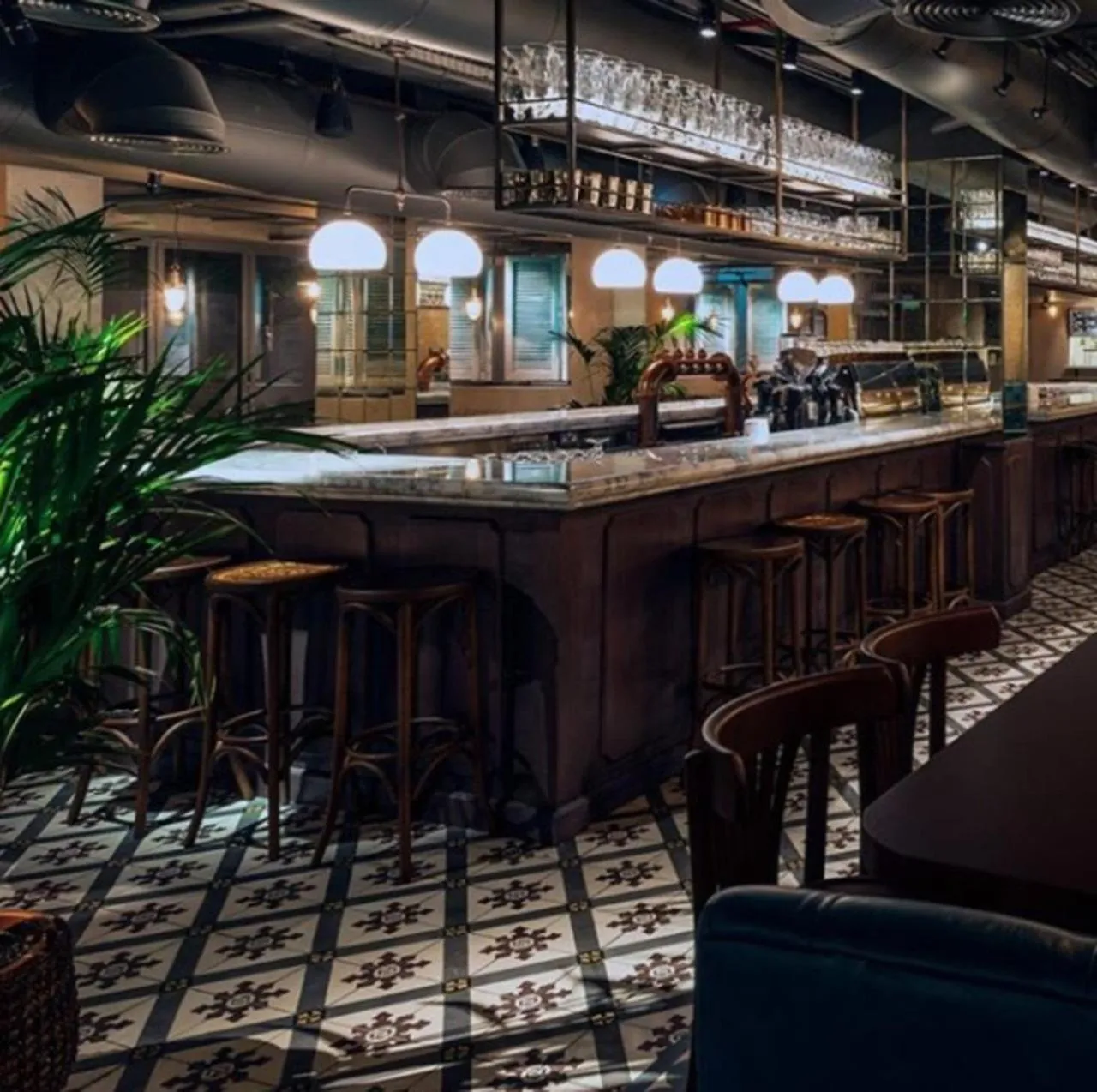 Lunch in Armada Avenue Hotel