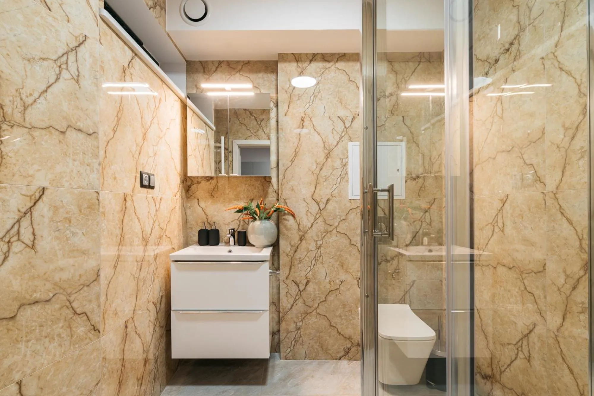 Shower in ORSO Rooms & Apartments - LoftAffair Collection