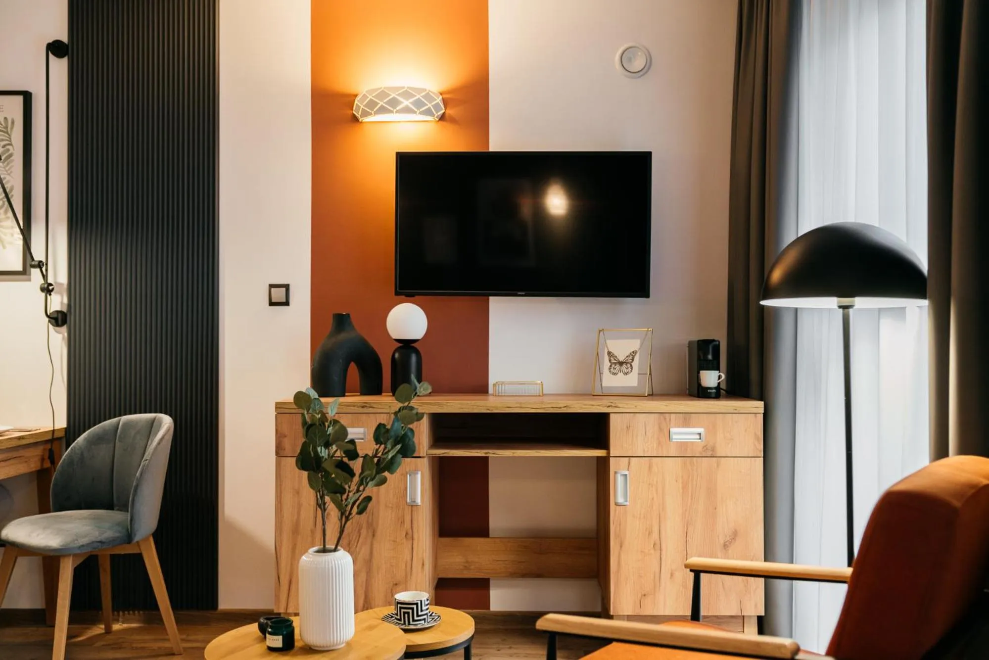 TV and multimedia in ORSO Rooms & Apartments - LoftAffair Collection