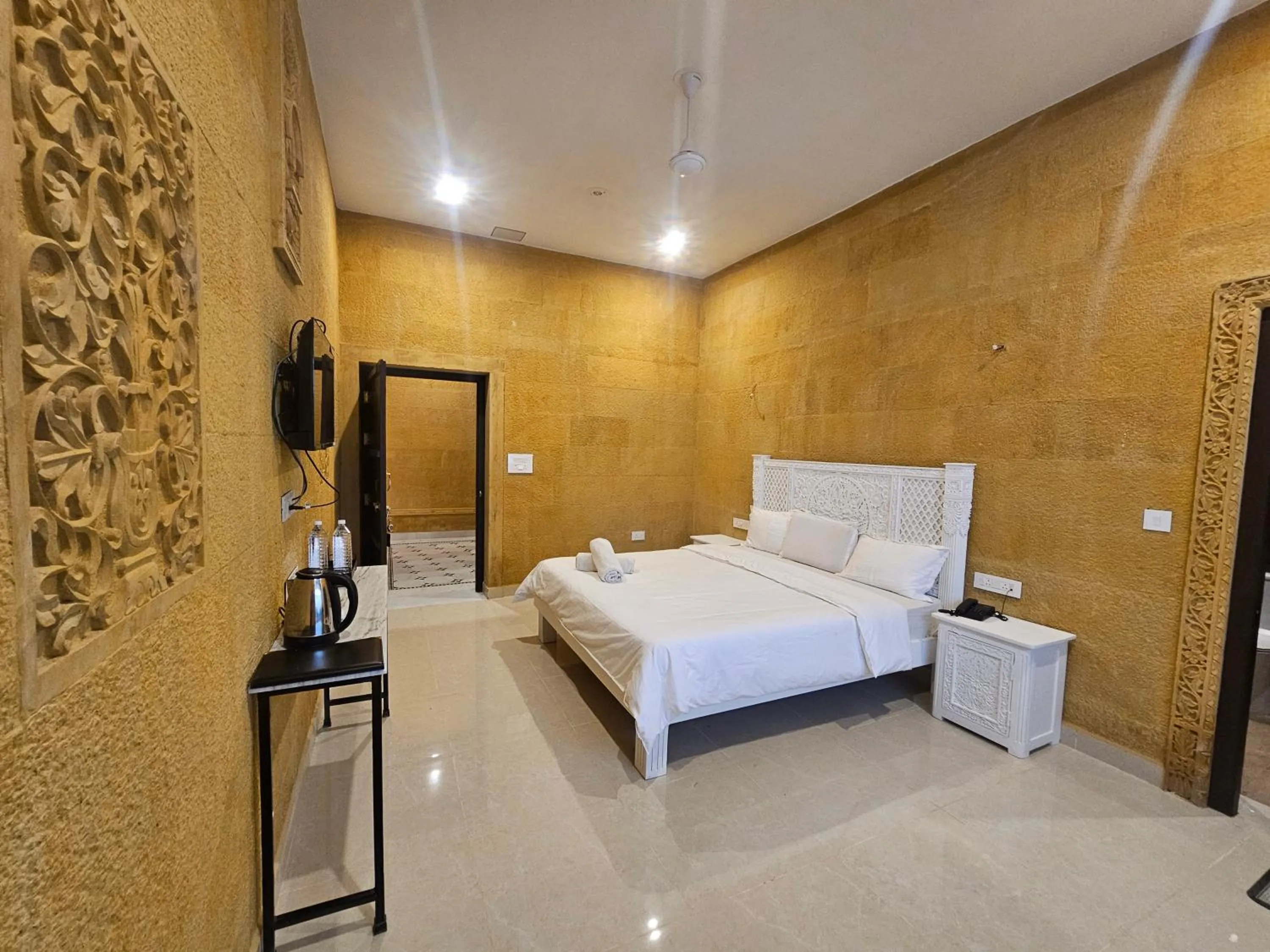 Bed in Hotel Royal Haveli