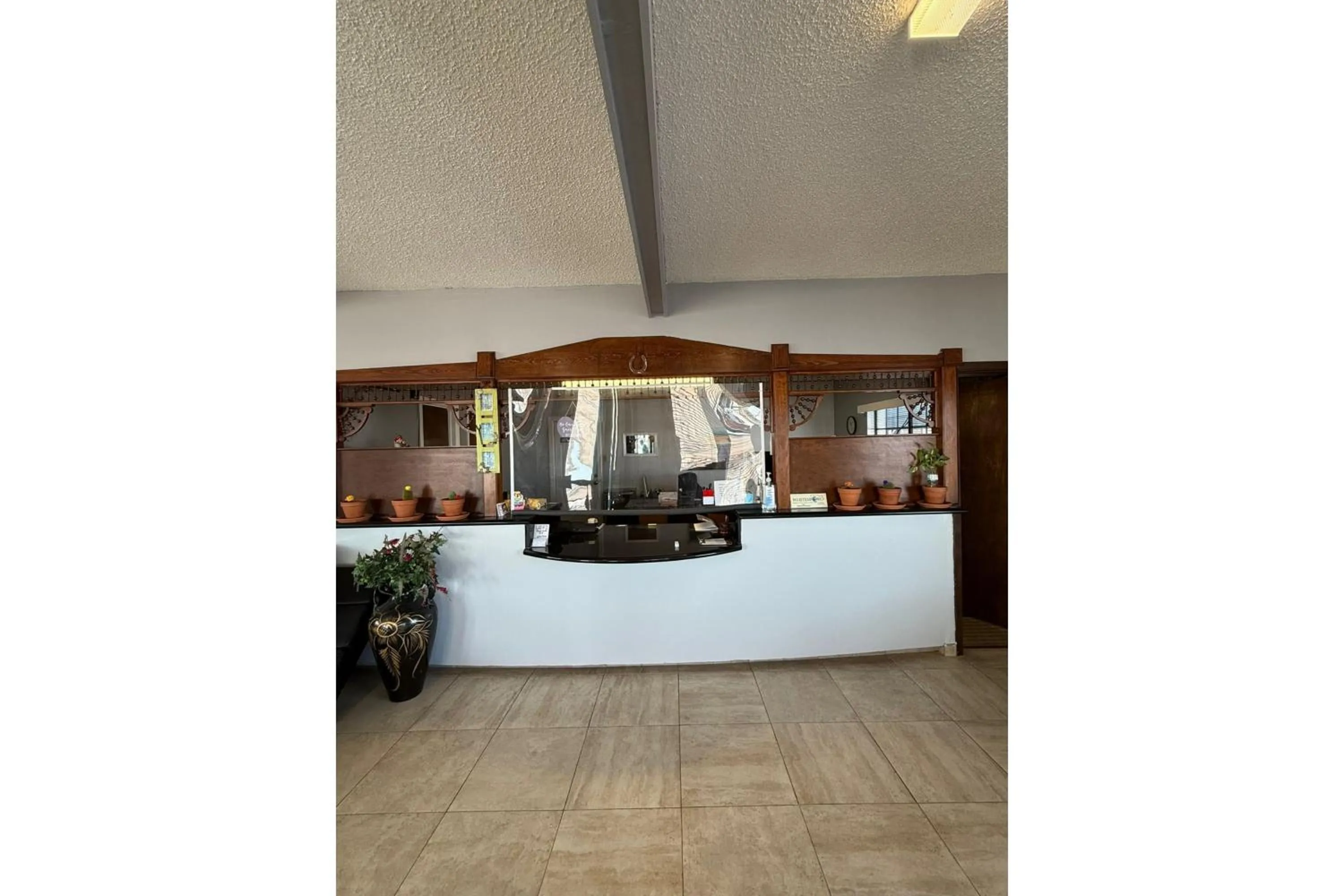 Facade/entrance in Victorian Inn by Belvilla White sboro US Hwy 82