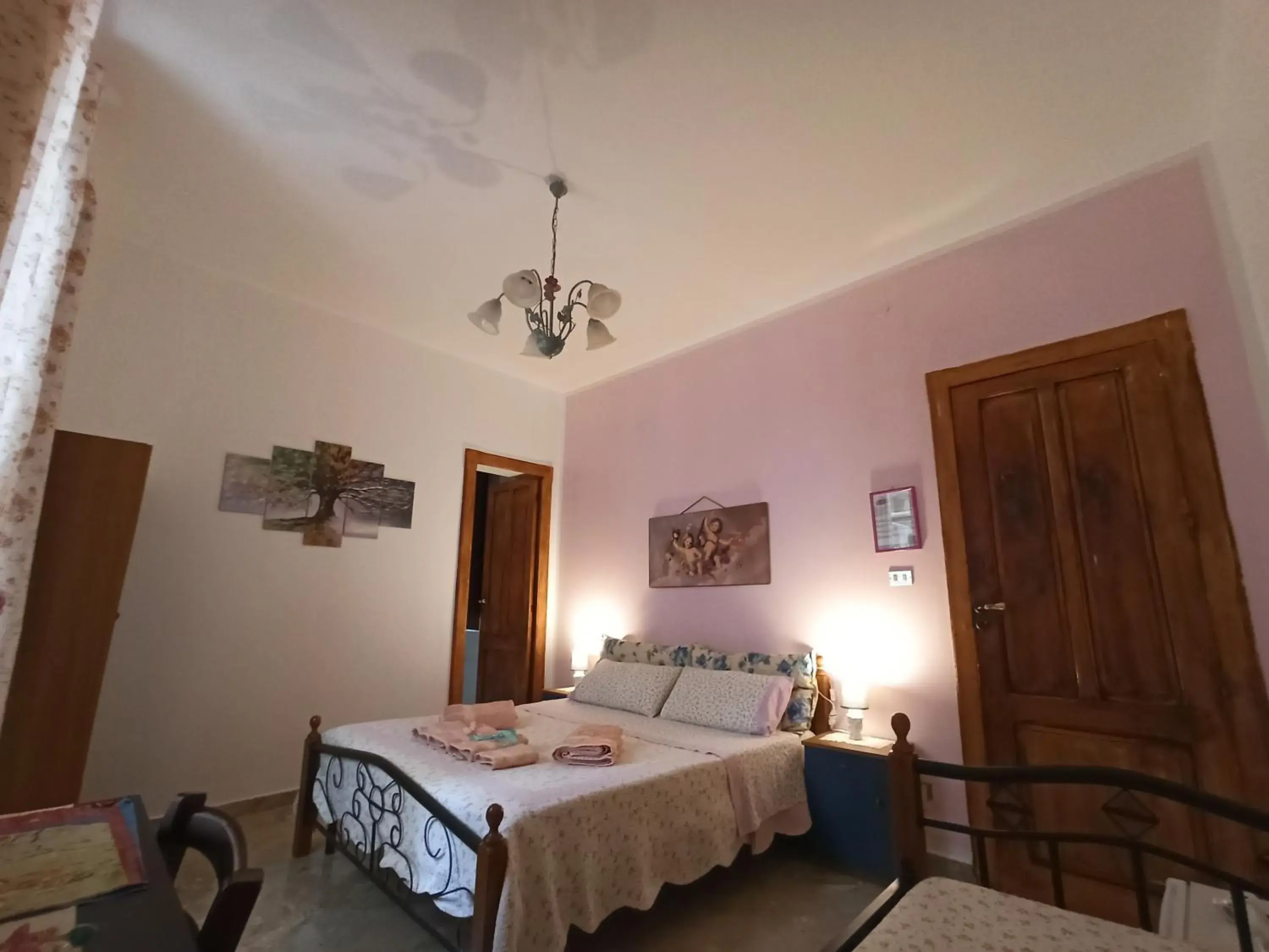 Double Room with Private Bathroom in B&B Le 4 Stagioni sul viale, belvedere di Agrigento Double Room with Private Bathroom in B&B Le 4 Stagioni sul viale, belvedere di Agrigento