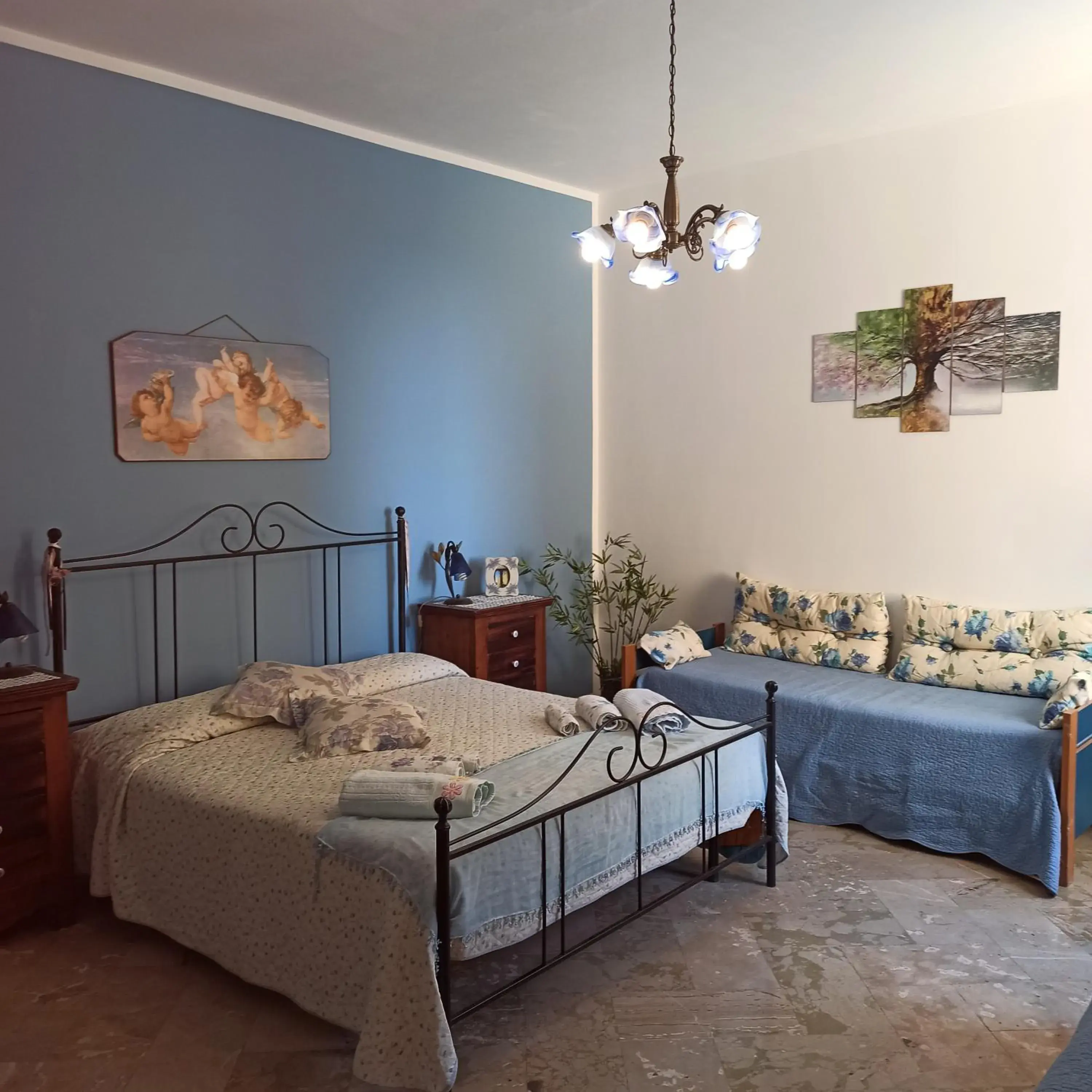 Double Room with Shared Bathroom in B&B Le 4 Stagioni sul viale, belvedere di Agrigento Double Room with Shared Bathroom in B&B Le 4 Stagioni sul viale, belvedere di Agrigento