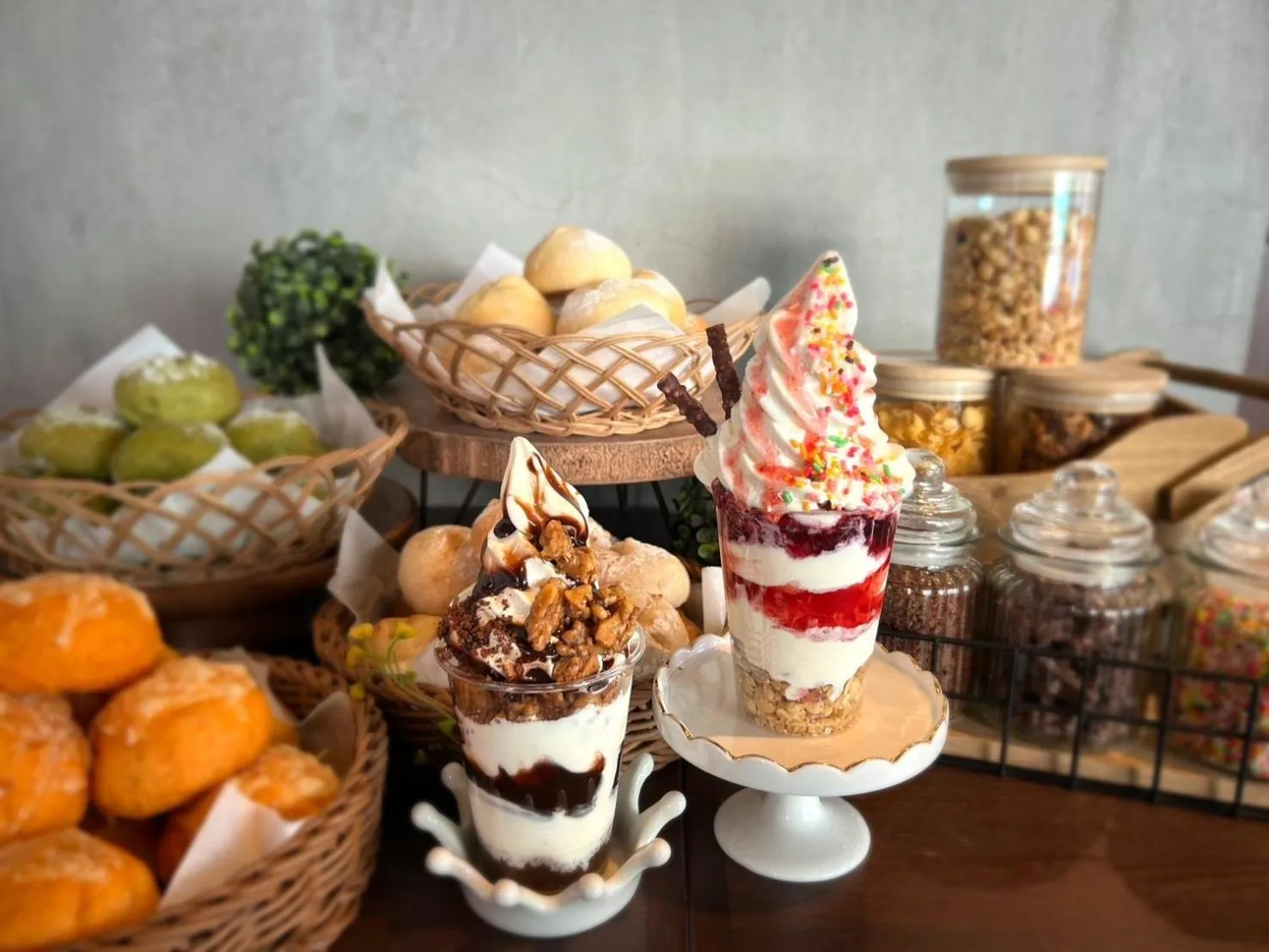 Communal lounge/ TV room in HOTEL RELIEF Sapporo Susukino