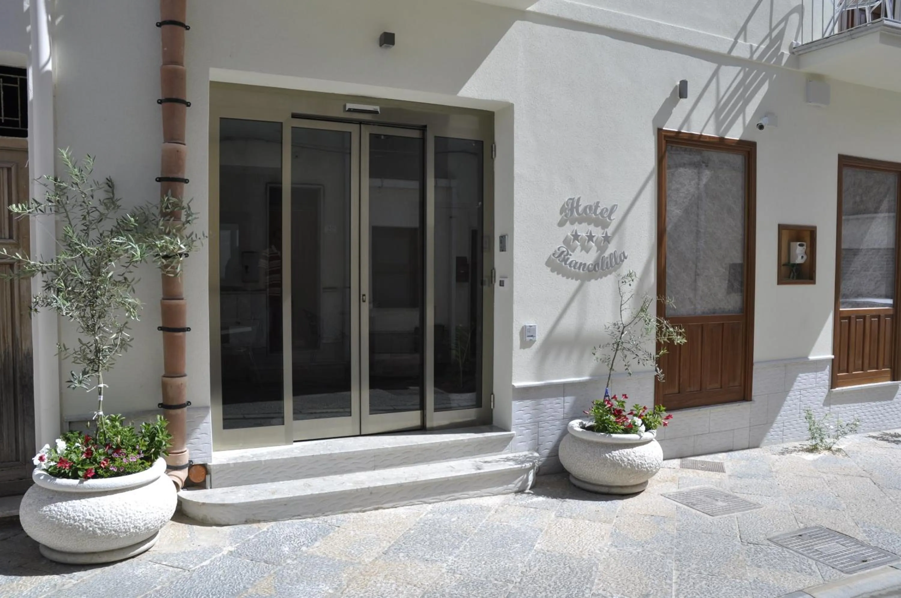 Facade/entrance in Hotel Biancolilla