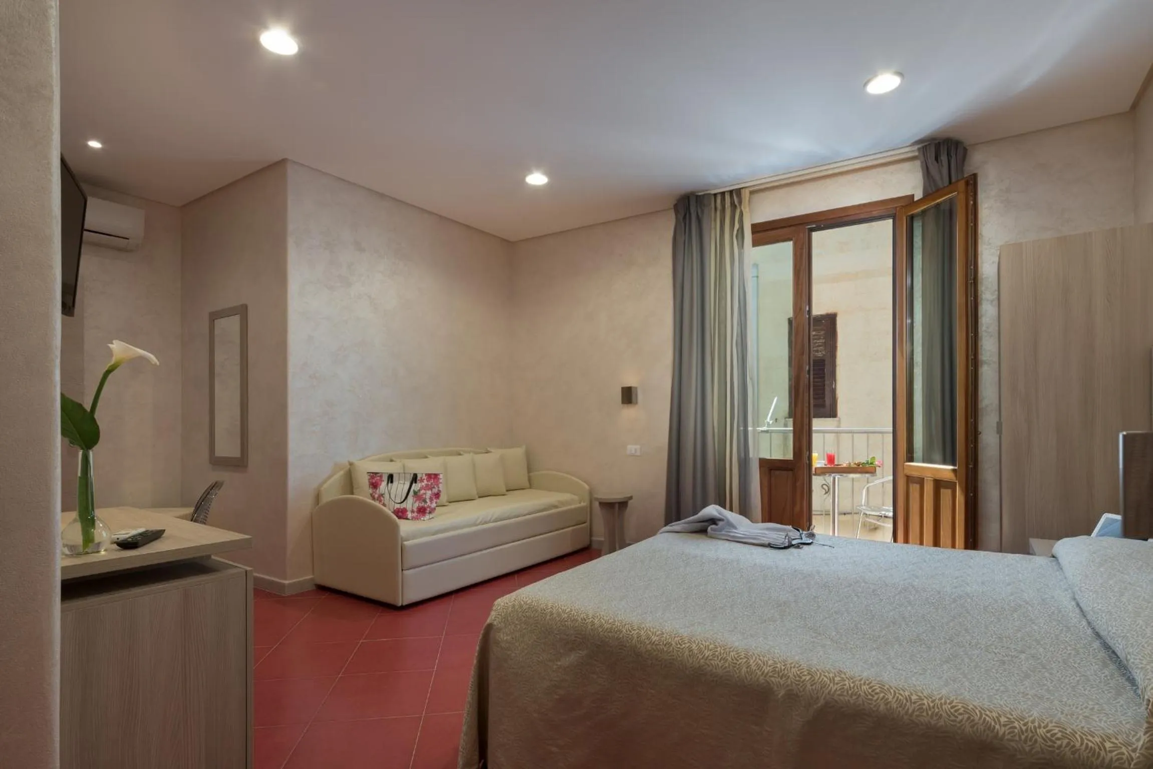 Bed in Hotel Biancolilla