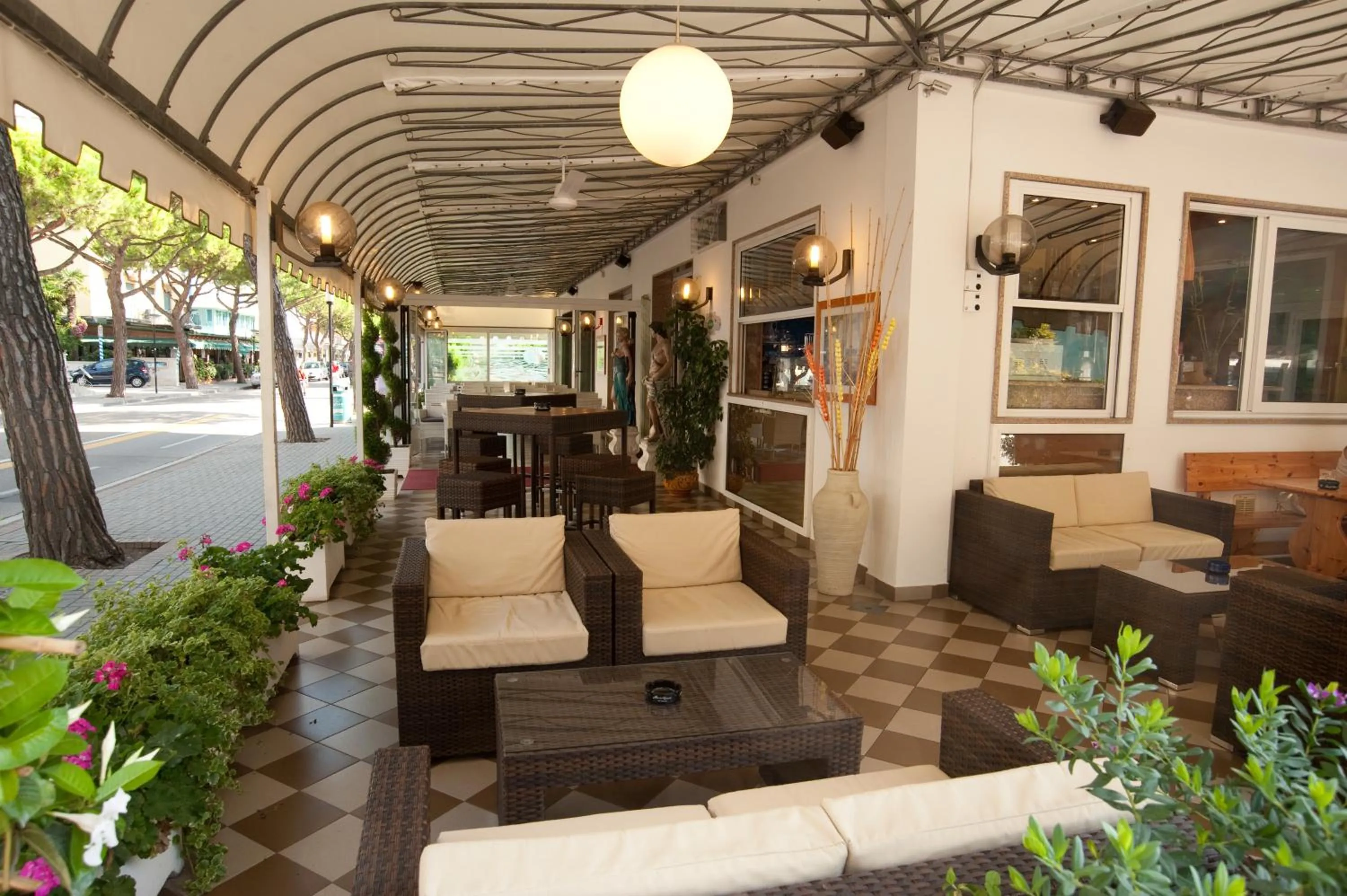 Area and facilities in Hotel Roma