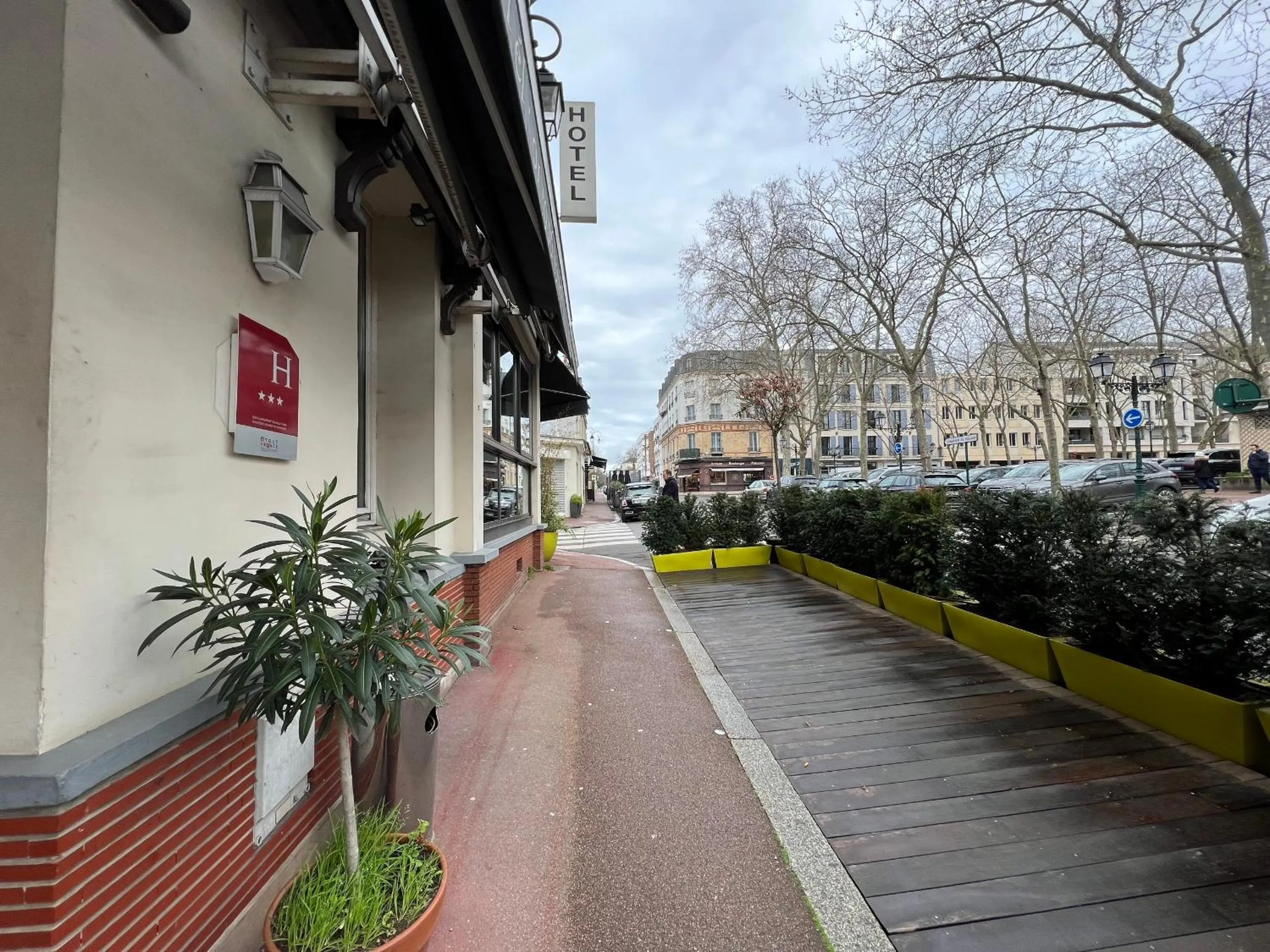 Location in Hotel Paris Vesinet-LogisHotels et Domaine Evenementiel