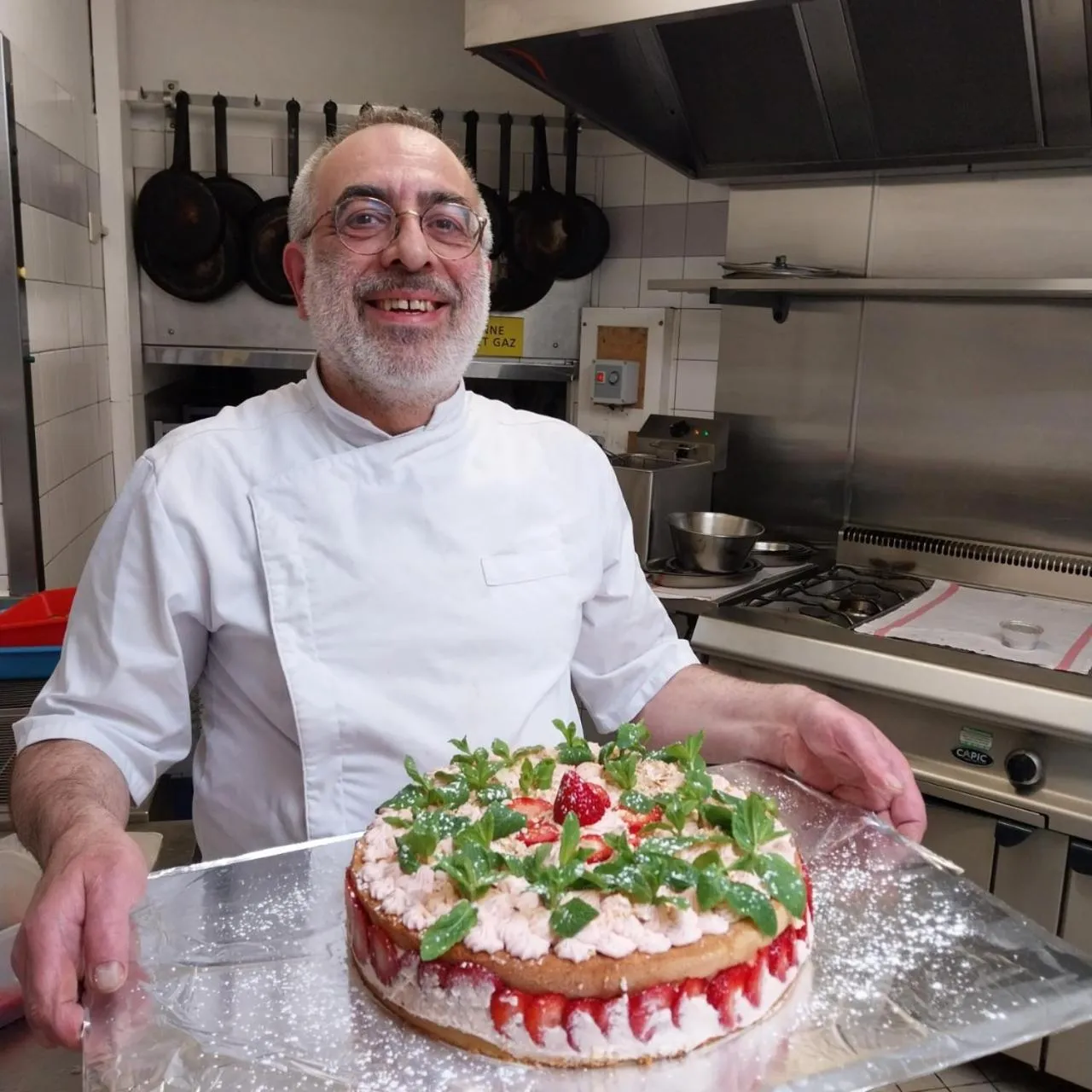 Restaurant/places to eat in Hotel Paris Vesinet-LogisHotels et Domaine Evenementiel