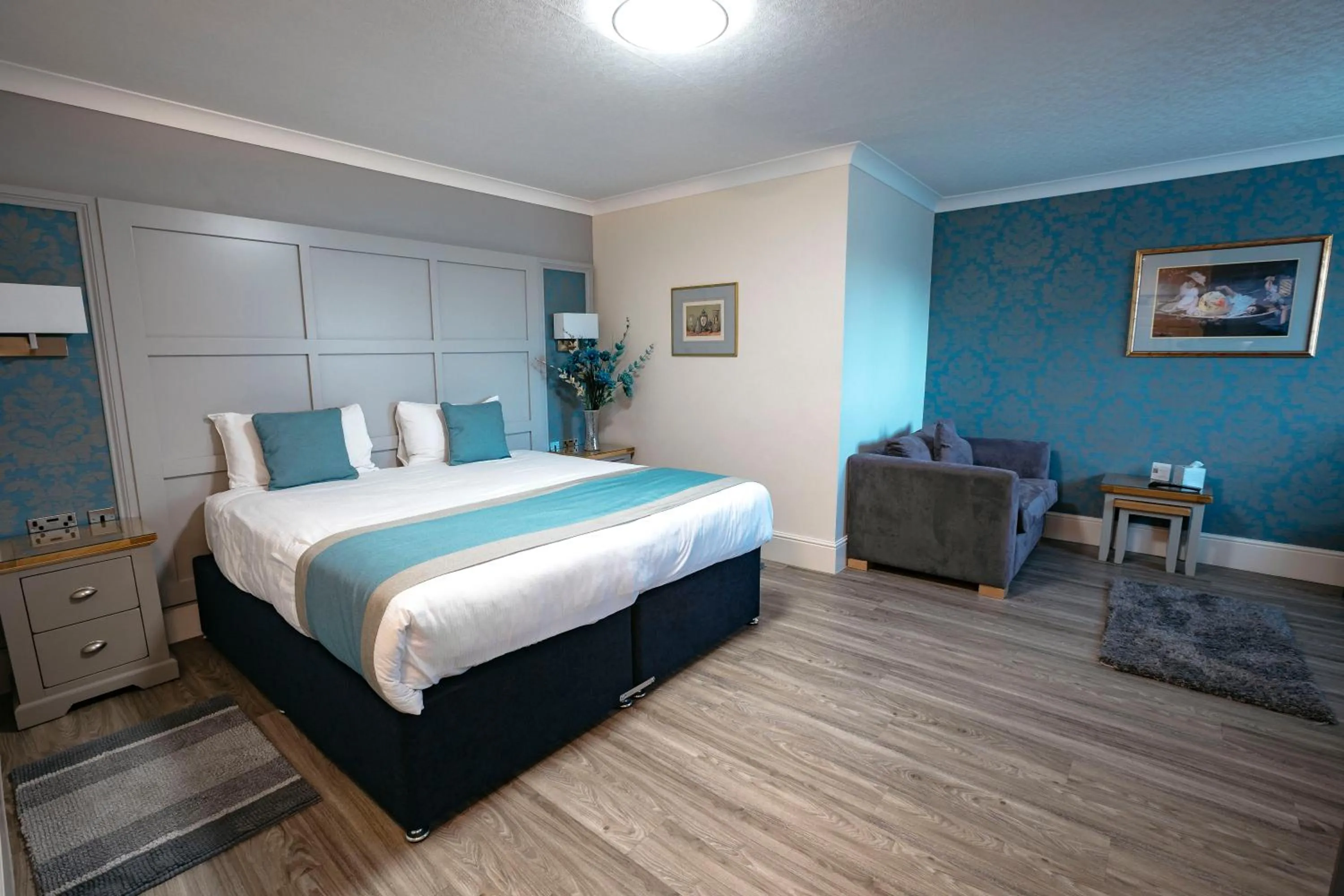 Bedroom, Bed in Best Western Manor Hotel