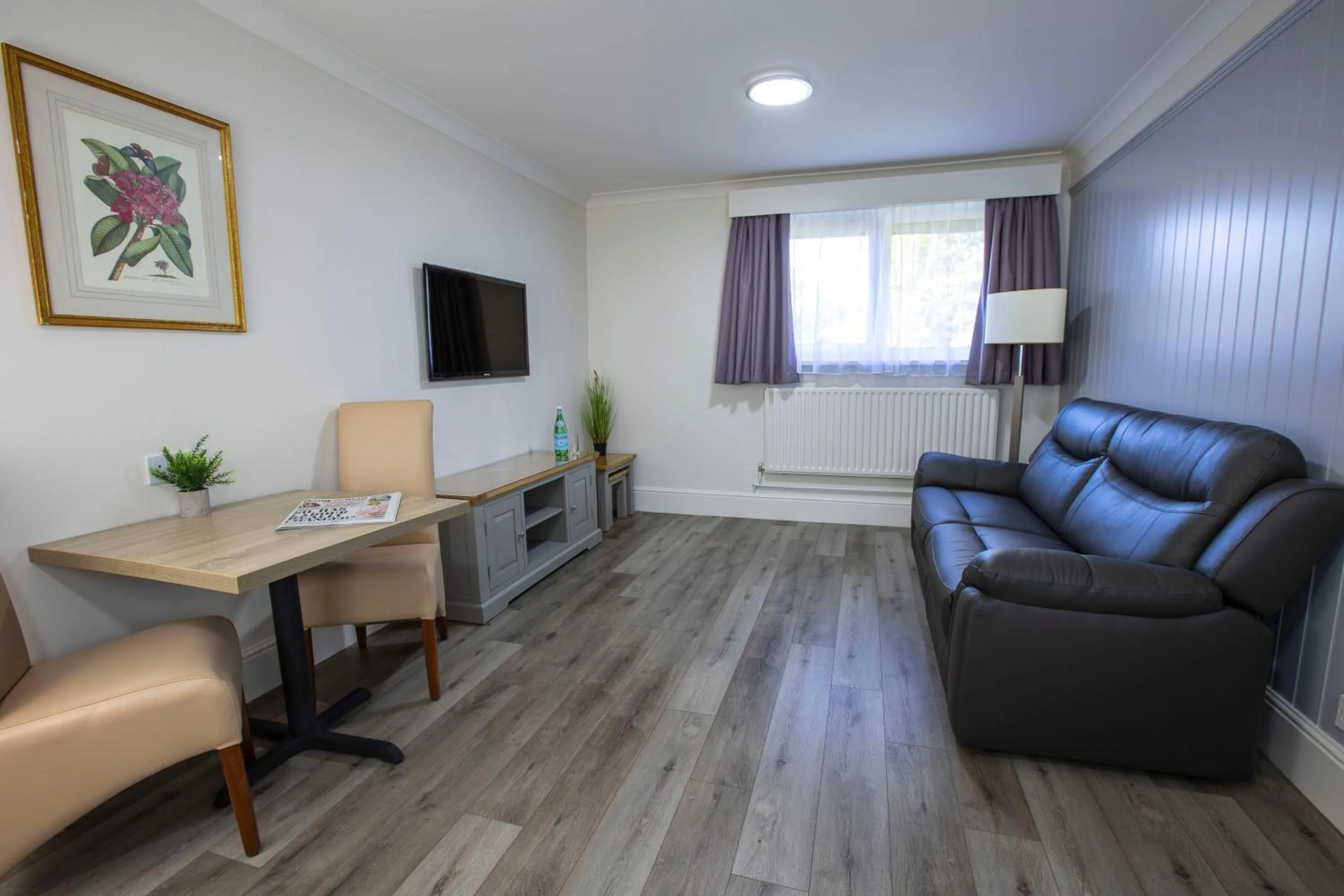 Seating area in Best Western Manor Hotel