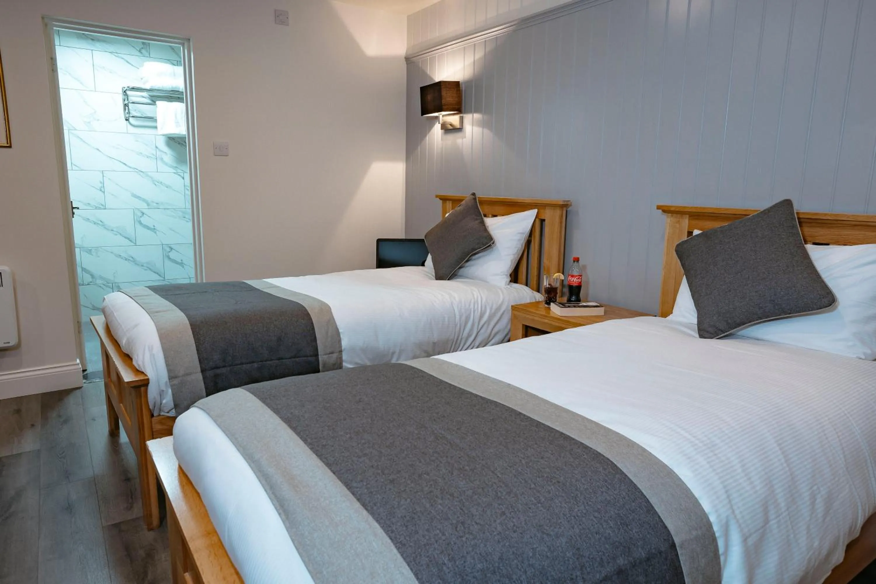 Bed in Best Western Manor Hotel